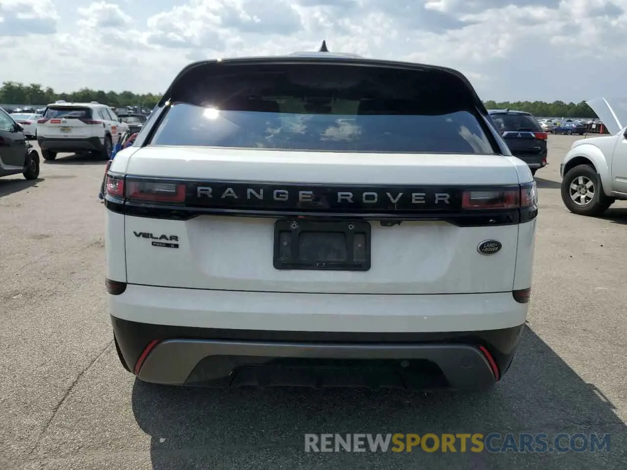 6 Photograph of a damaged car SALYK2EX6LA275426 LAND ROVER RANGEROVER 2020