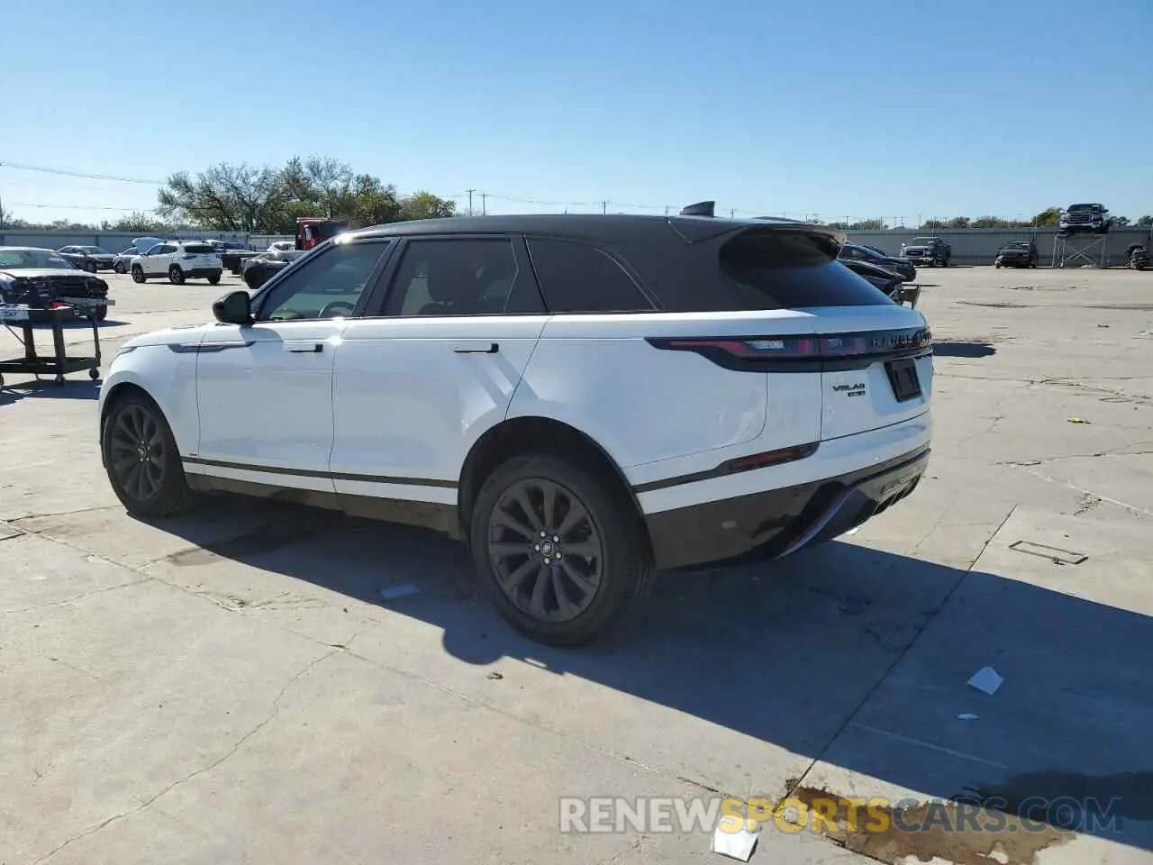 2 Photograph of a damaged car SALYK2EXXLA285666 LAND ROVER RANGEROVER 2020