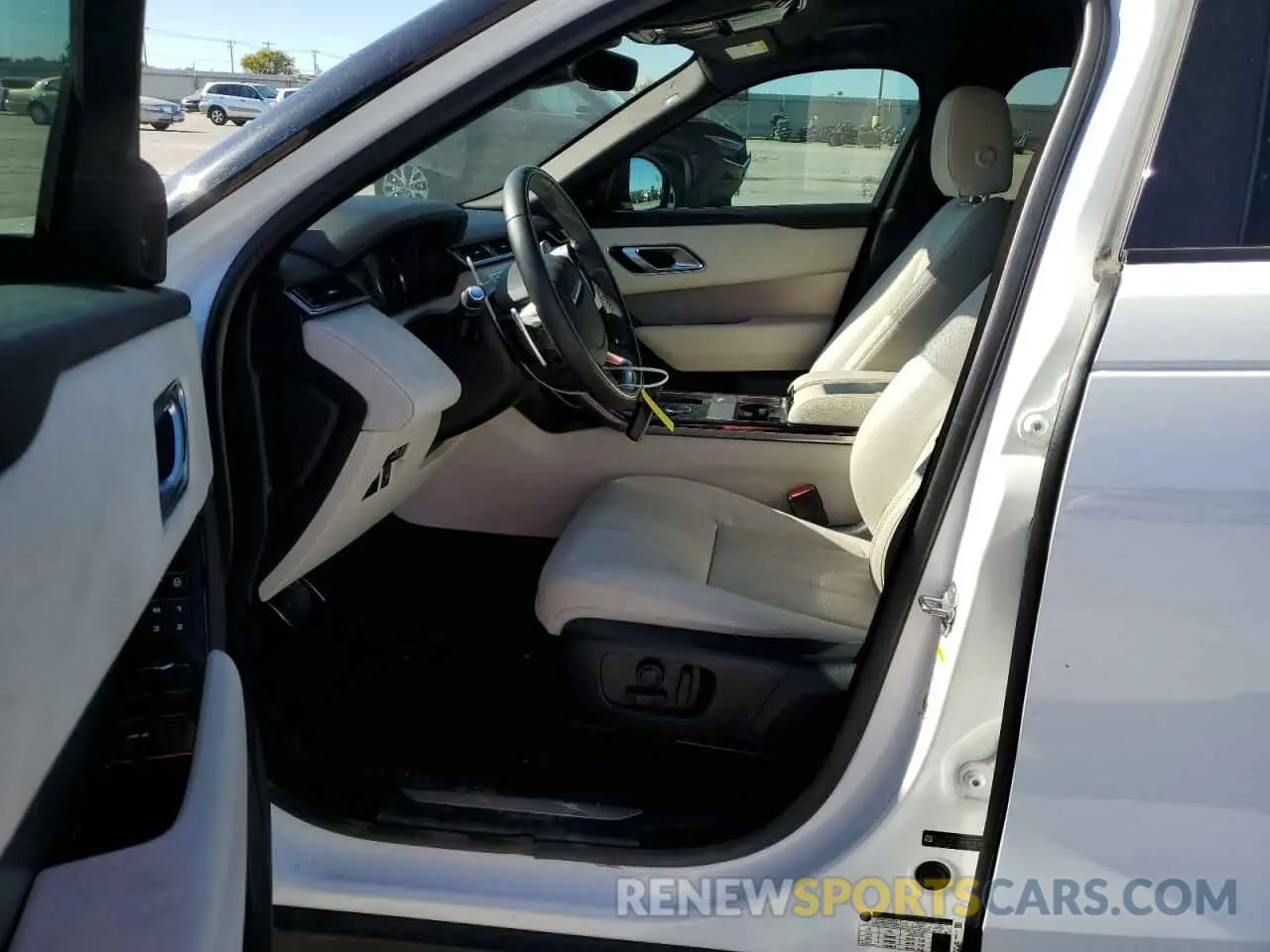 7 Photograph of a damaged car SALYK2EXXLA285666 LAND ROVER RANGEROVER 2020