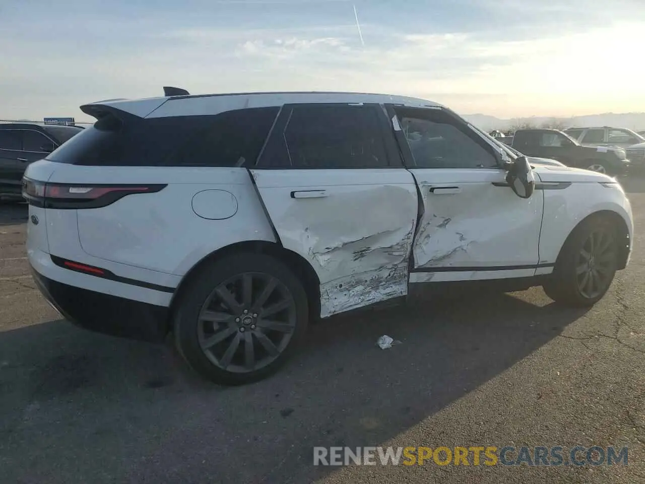 3 Photograph of a damaged car SALYK2FV3LA251940 LAND ROVER RANGEROVER 2020