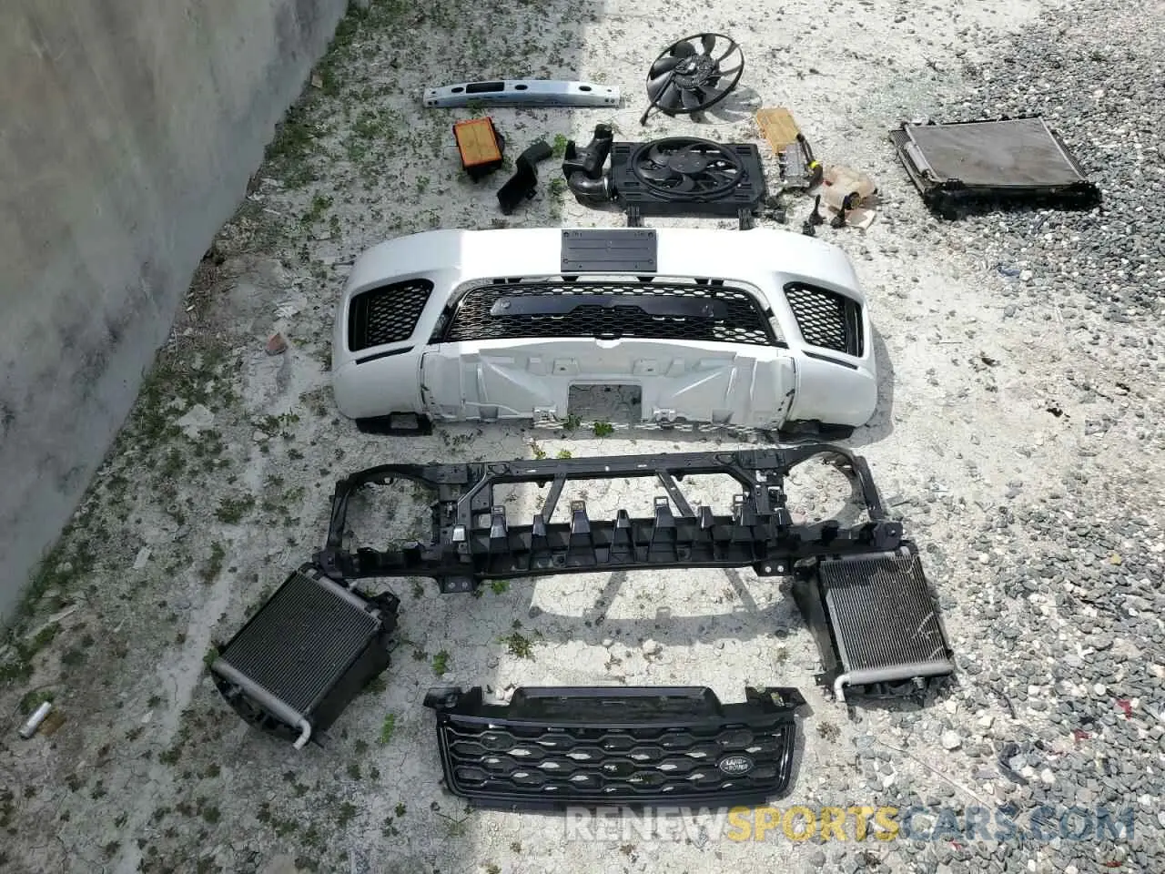 13 Photograph of a damaged car SALWS2RU4MA755425 LAND ROVER RANGEROVER 2021