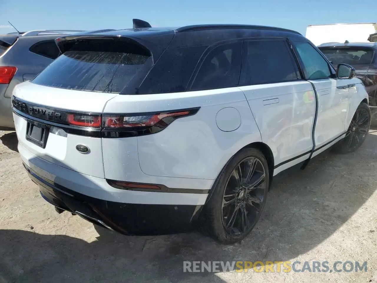 3 Photograph of a damaged car SALYT2EU0MA321661 LAND ROVER RANGEROVER 2021