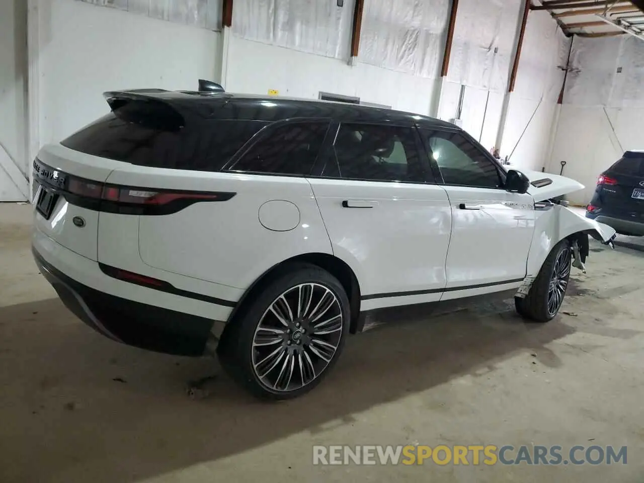 3 Photograph of a damaged car SALYT2EX4MA303206 LAND ROVER RANGEROVER 2021
