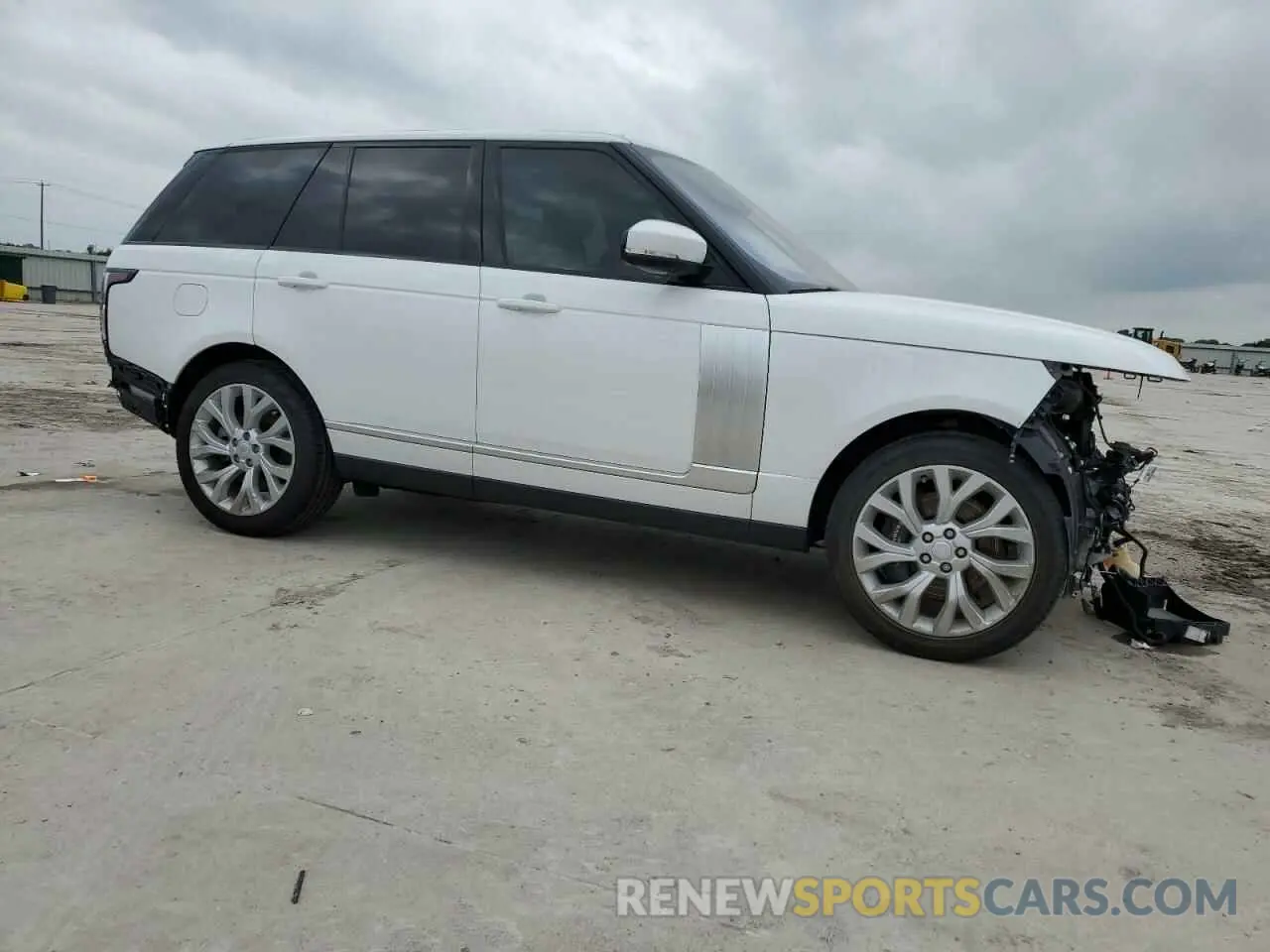 4 Photograph of a damaged car SALGS2RU6NA463152 LAND ROVER RANGEROVER 2022