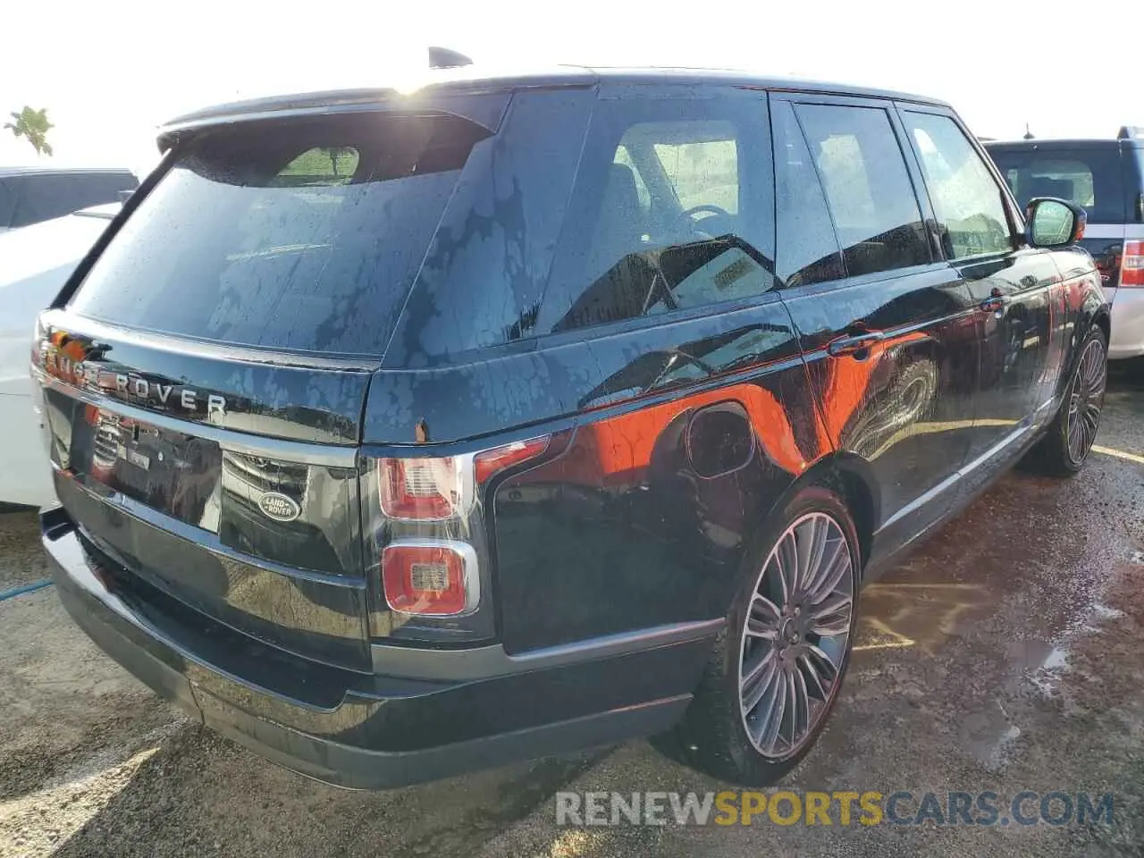 3 Photograph of a damaged car SALGS2RU9NA462500 LAND ROVER RANGEROVER 2022