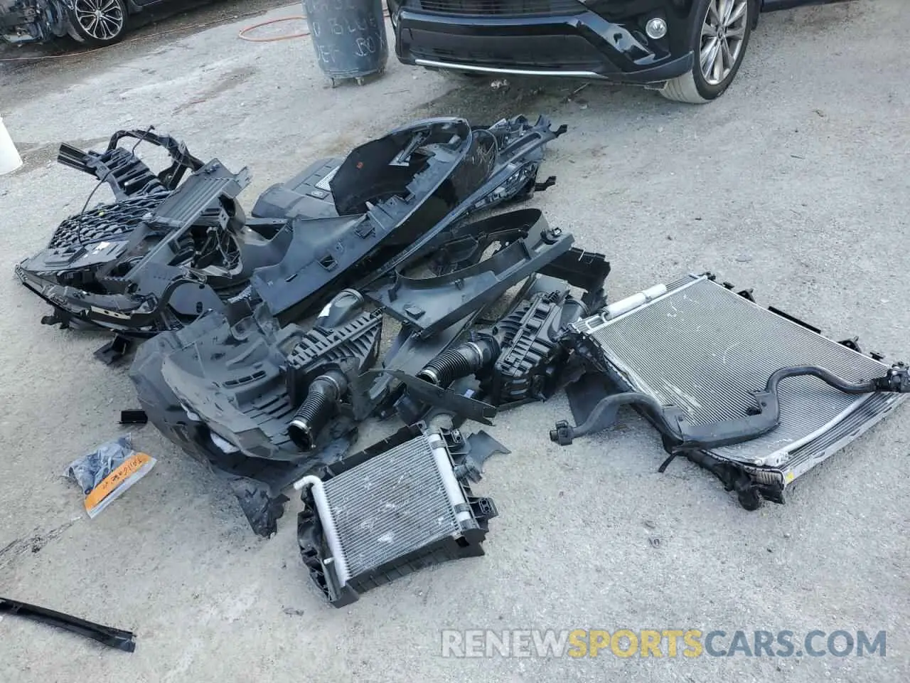 13 Photograph of a damaged car SALGS2SE5NA472170 LAND ROVER RANGEROVER 2022