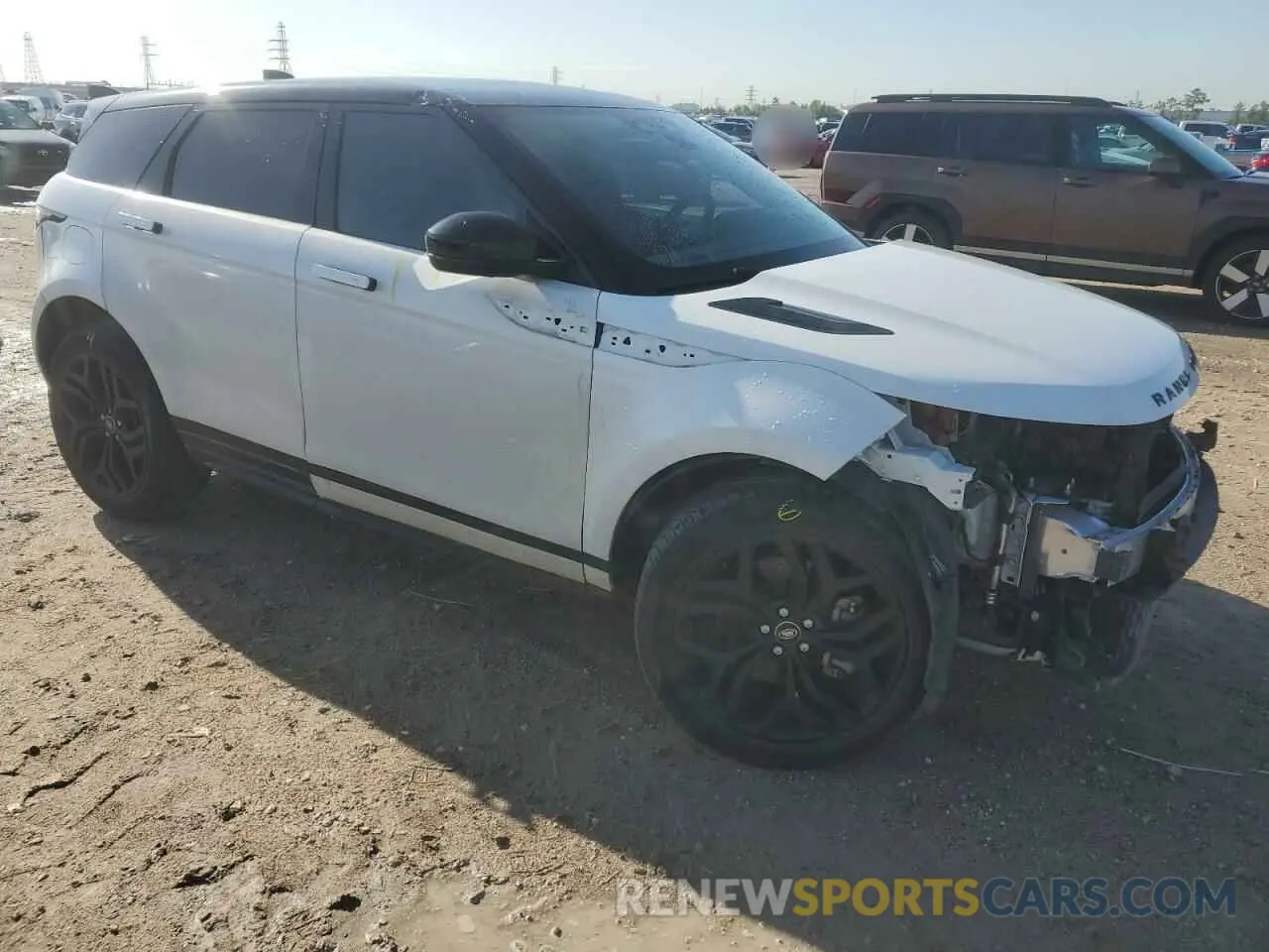 4 Photograph of a damaged car SALZL2FX1NH167421 LAND ROVER RANGEROVER 2022
