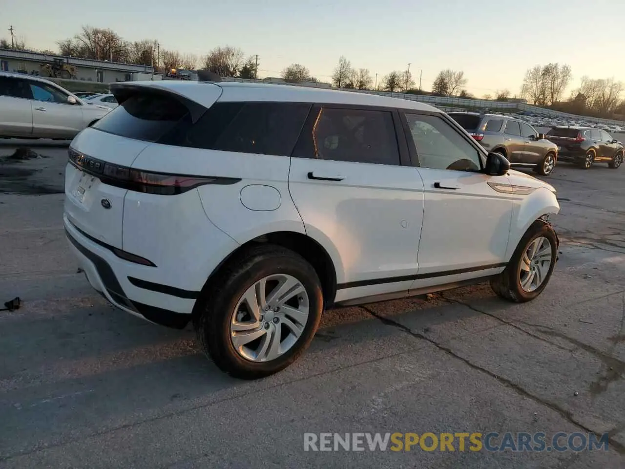 3 Фотография поврежденного автомобиля SALZT2FX0NH167507 LAND ROVER RANGEROVER 2022