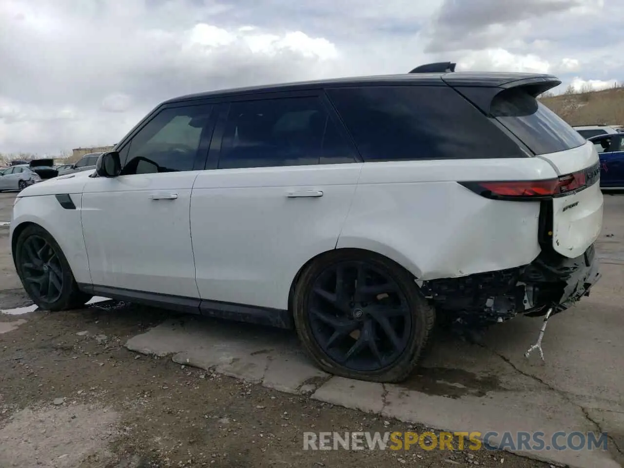 2 Photograph of a damaged car SAL1P9EU1PA140295 LAND ROVER RANGEROVER 2023