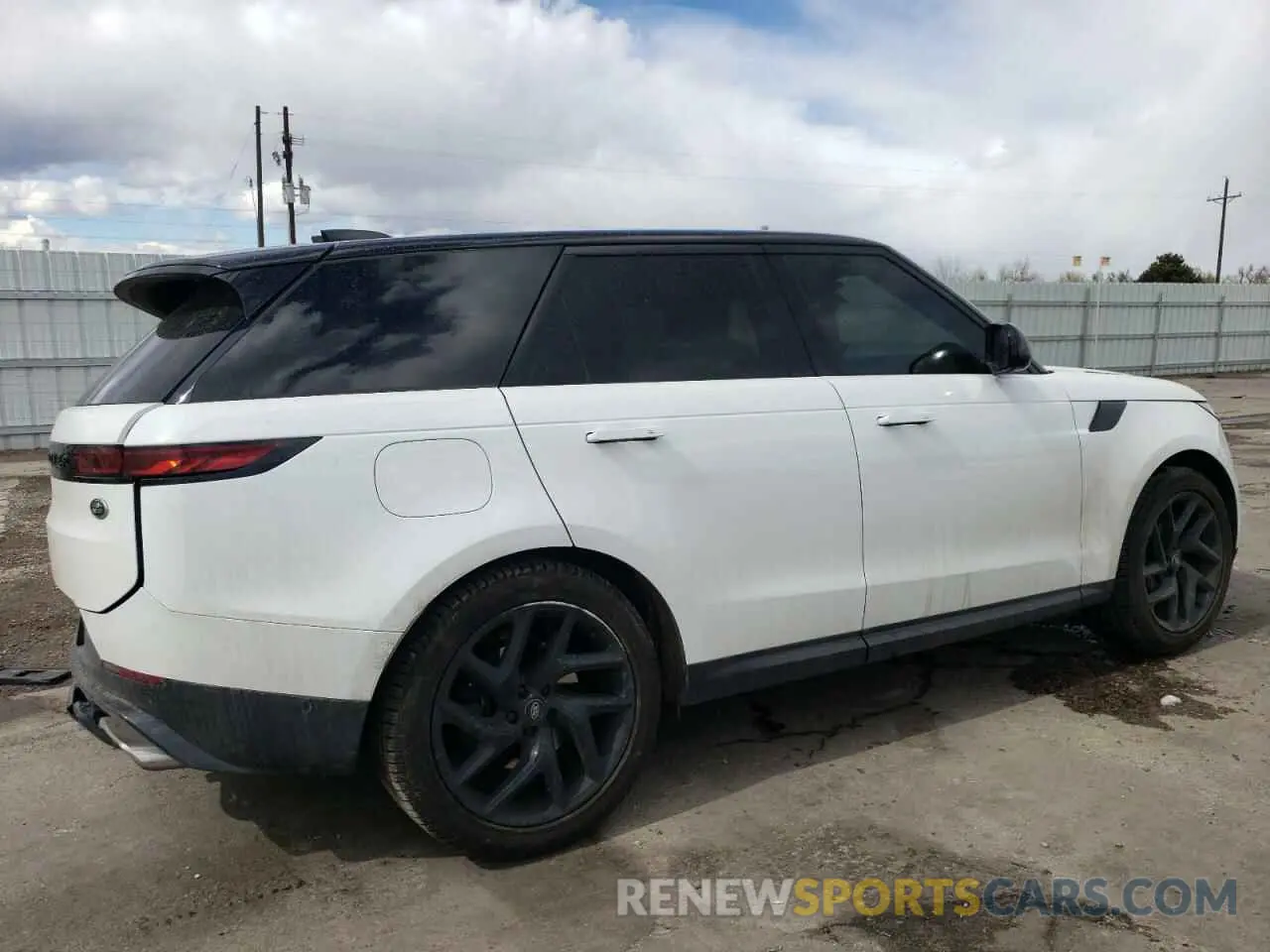 3 Photograph of a damaged car SAL1P9EU1PA140295 LAND ROVER RANGEROVER 2023