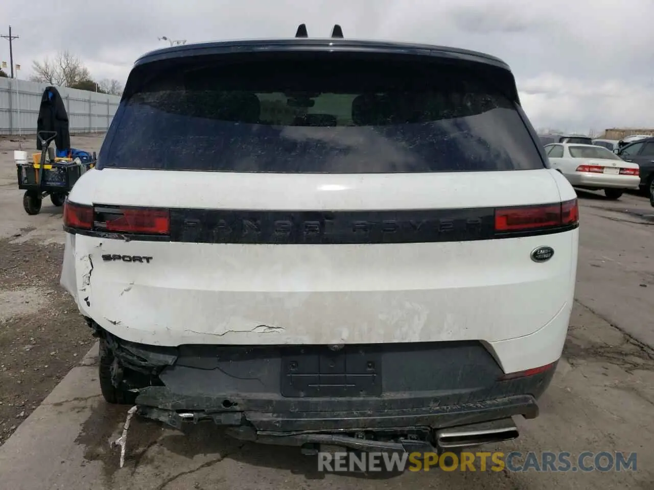 6 Photograph of a damaged car SAL1P9EU1PA140295 LAND ROVER RANGEROVER 2023
