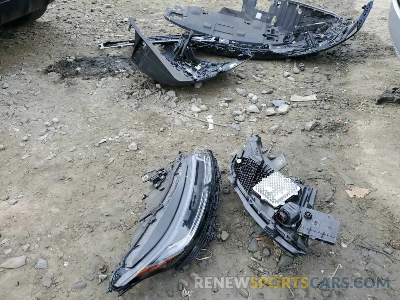 13 Photograph of a damaged car SAL1P9EU7PA139085 LAND ROVER RANGEROVER 2023
