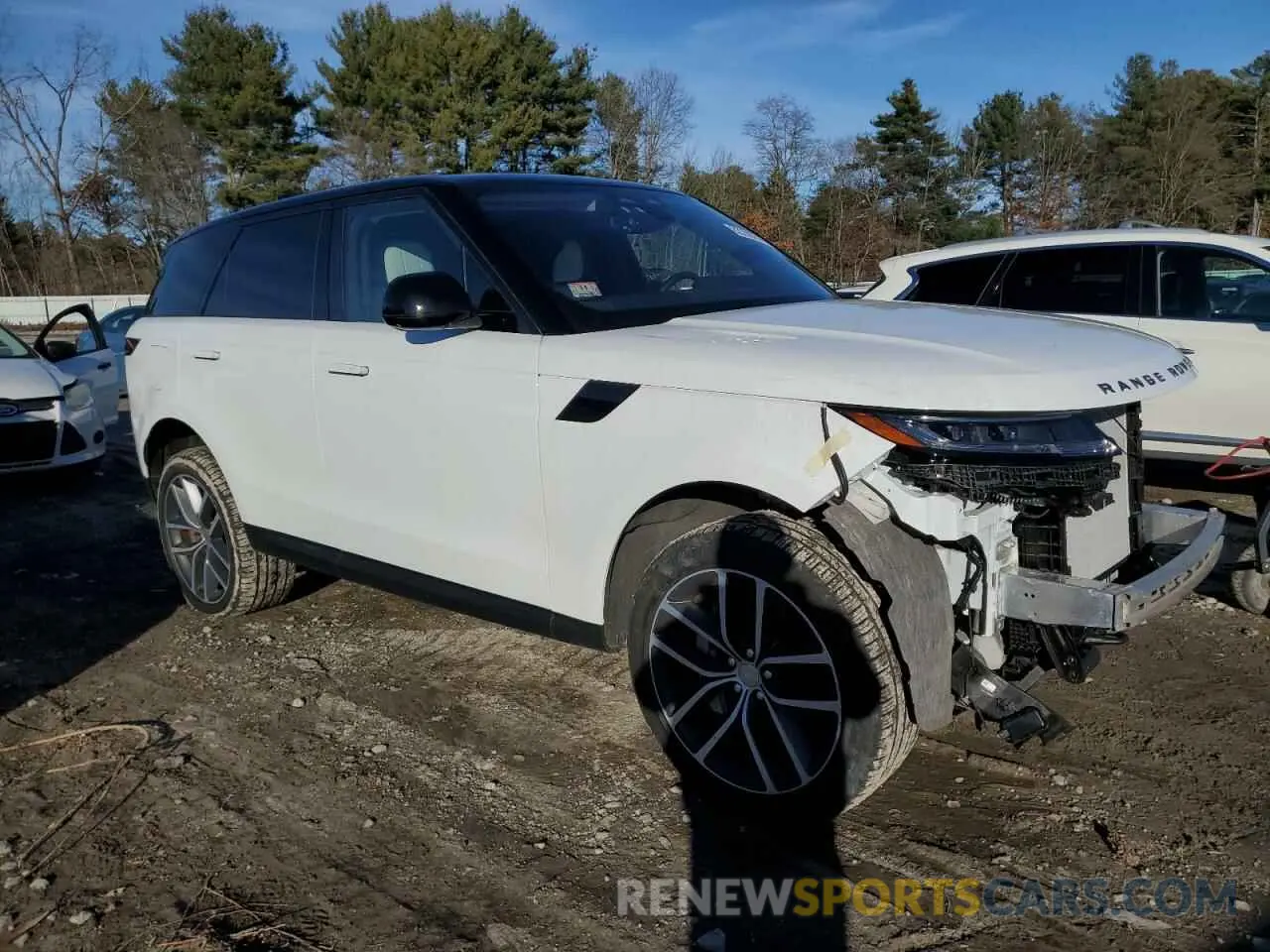 4 Photograph of a damaged car SAL1P9EU8PA113966 LAND ROVER RANGEROVER 2023