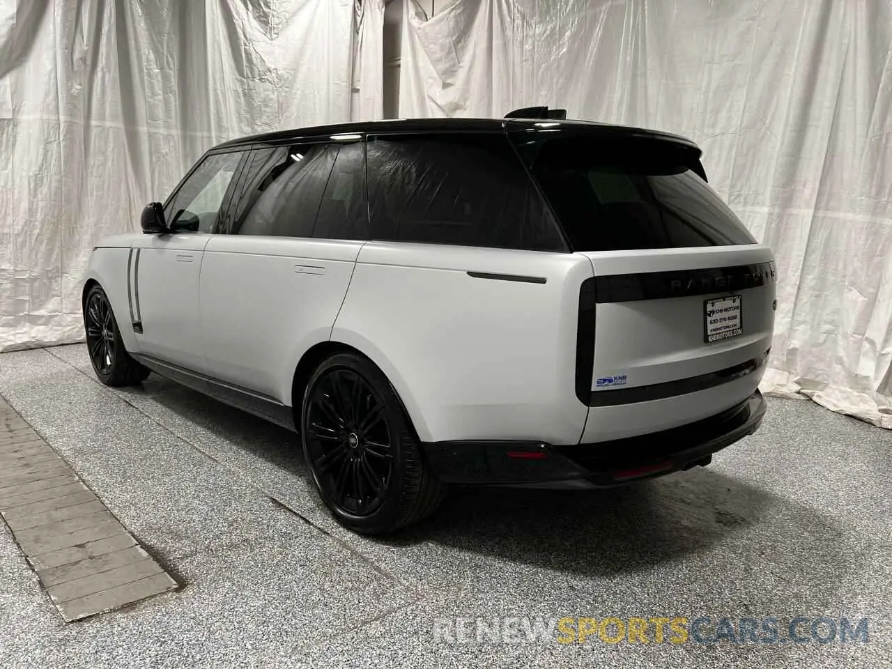 3 Фотография поврежденного автомобиля SALK1BE77PA033825 LAND ROVER RANGEROVER 2023