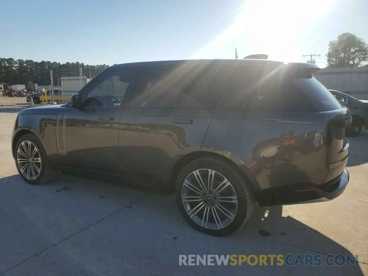 2 Фотография поврежденного автомобиля SALKP9E76PA011547 LAND ROVER RANGEROVER 2023