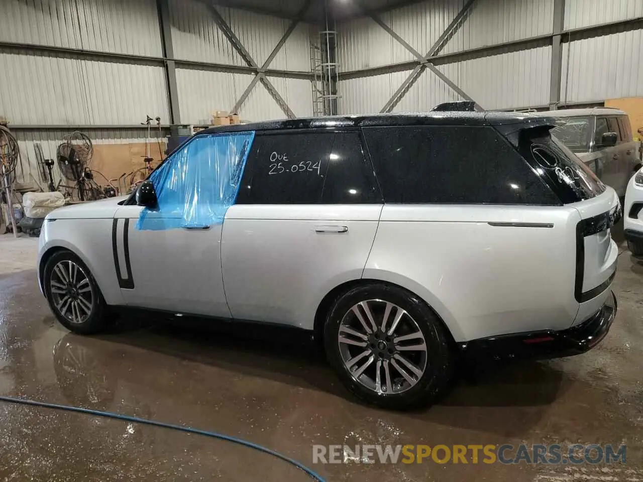 2 Фотография поврежденного автомобиля SALKP9FU6PA047257 LAND ROVER RANGEROVER 2023