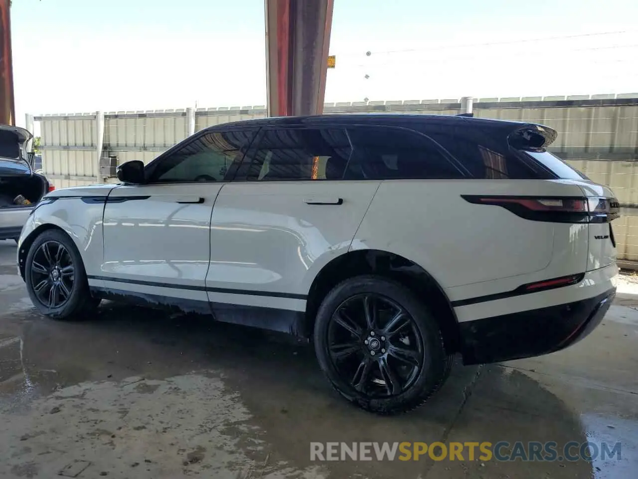 2 Photograph of a damaged car SALYT2EX6PA359801 LAND ROVER RANGEROVER 2023