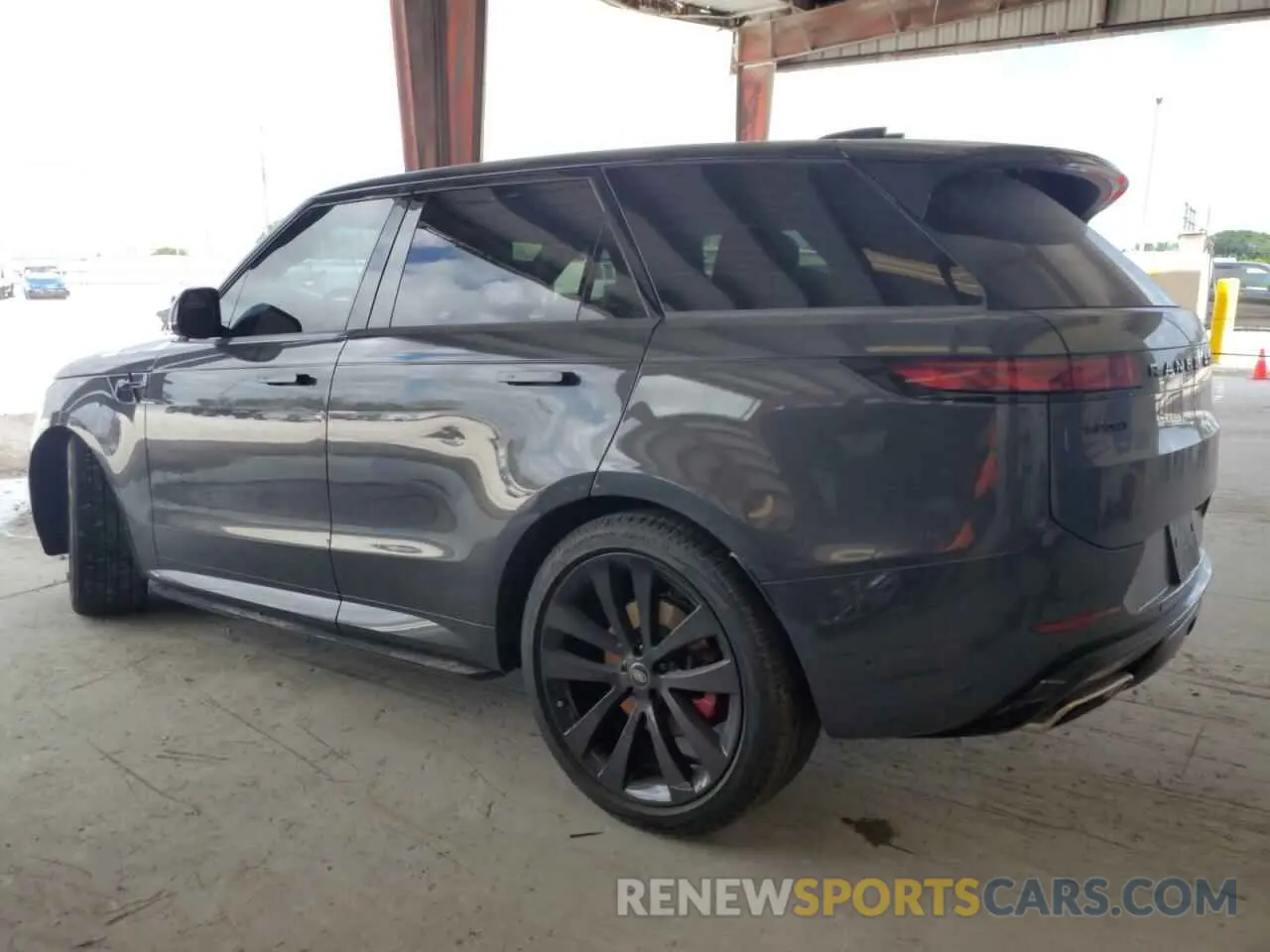 2 Фотография поврежденного автомобиля SAL1L9FU4RA188628 LAND ROVER RANGEROVER 2024