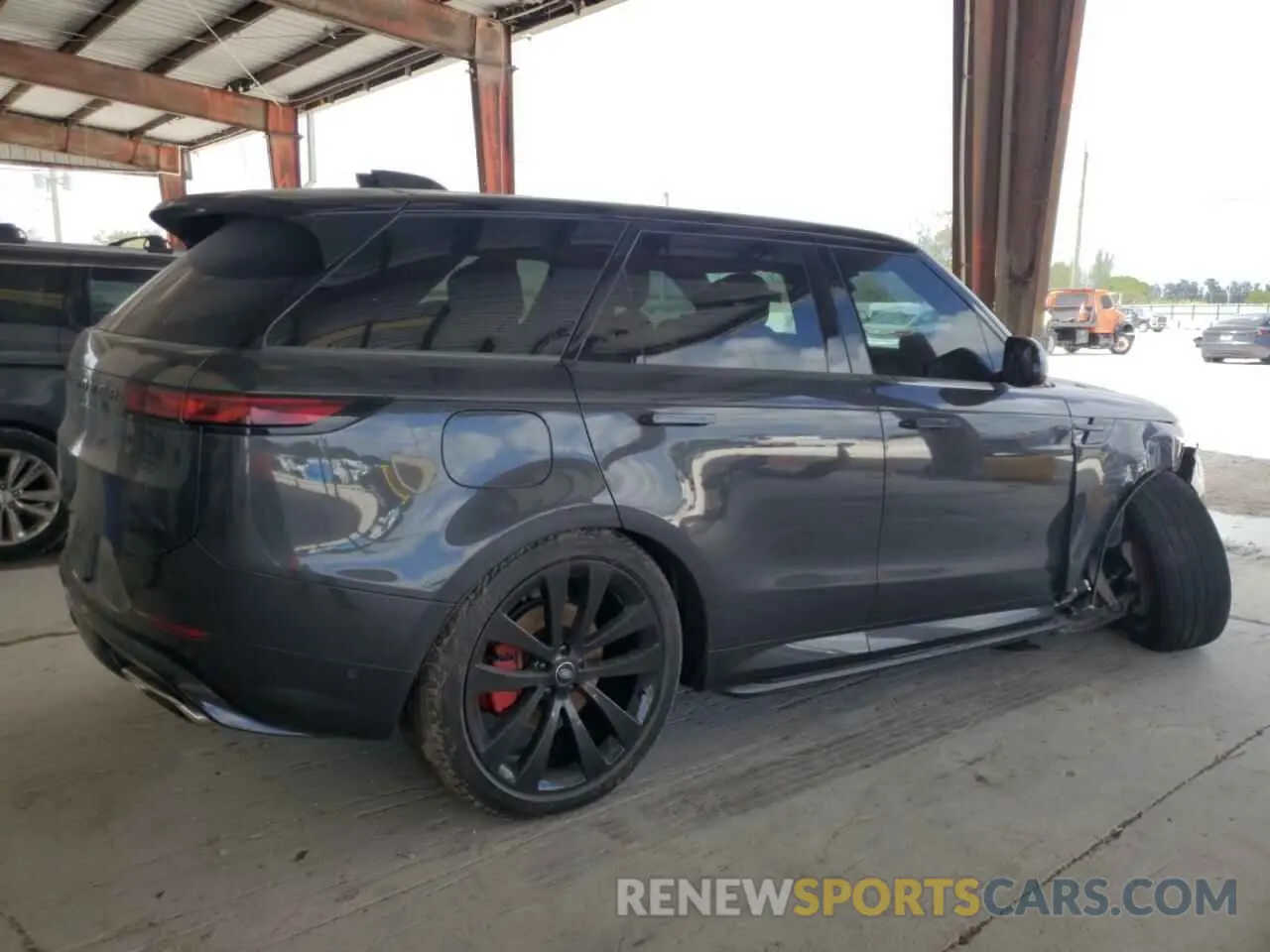 3 Фотография поврежденного автомобиля SAL1L9FU4RA188628 LAND ROVER RANGEROVER 2024