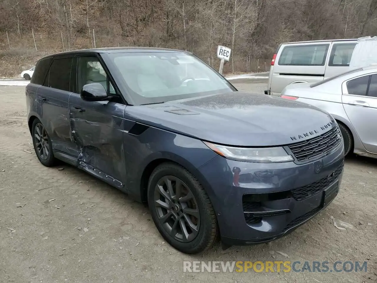 4 Photograph of a damaged car SAL1P9EU2RA414915 LAND ROVER RANGEROVER 2024