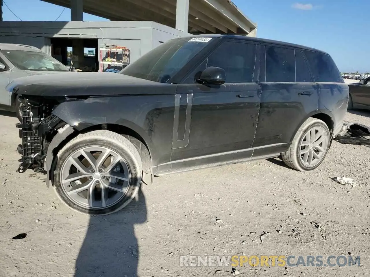 1 Фотография поврежденного автомобиля SALKP9FU4RA099621 LAND ROVER RANGEROVER 2024