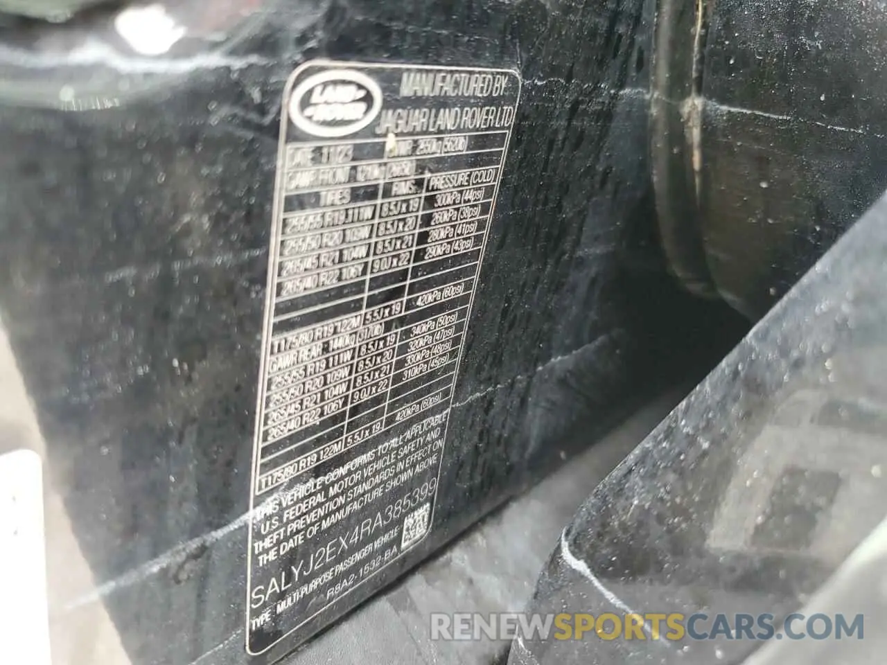 13 Photograph of a damaged car SALYJ2EX4RA385399 LAND ROVER RANGEROVER 2024