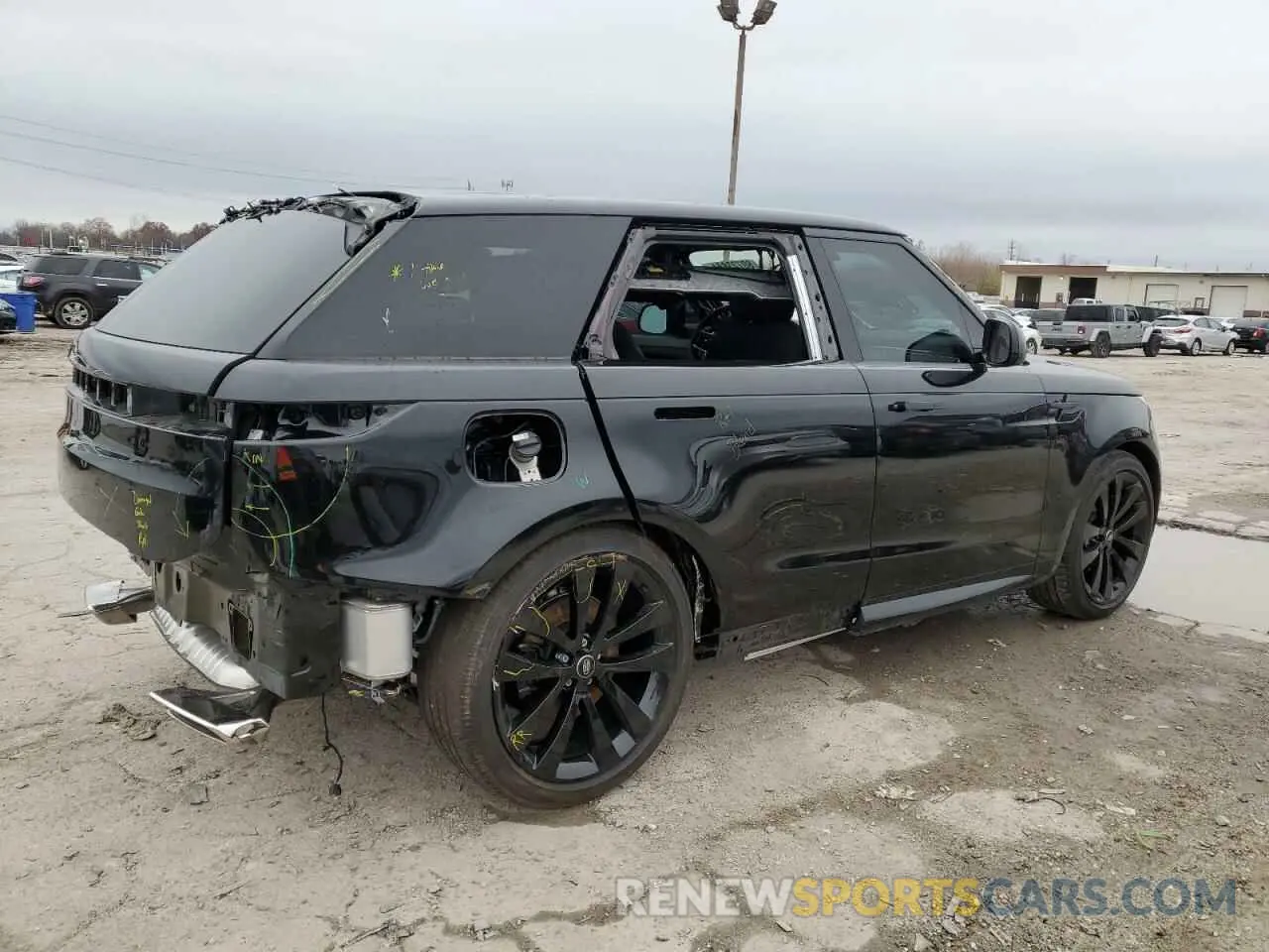 3 Фотография поврежденного автомобиля SAL1L9E47SA425698 LAND ROVER RANGEROVER 2025
