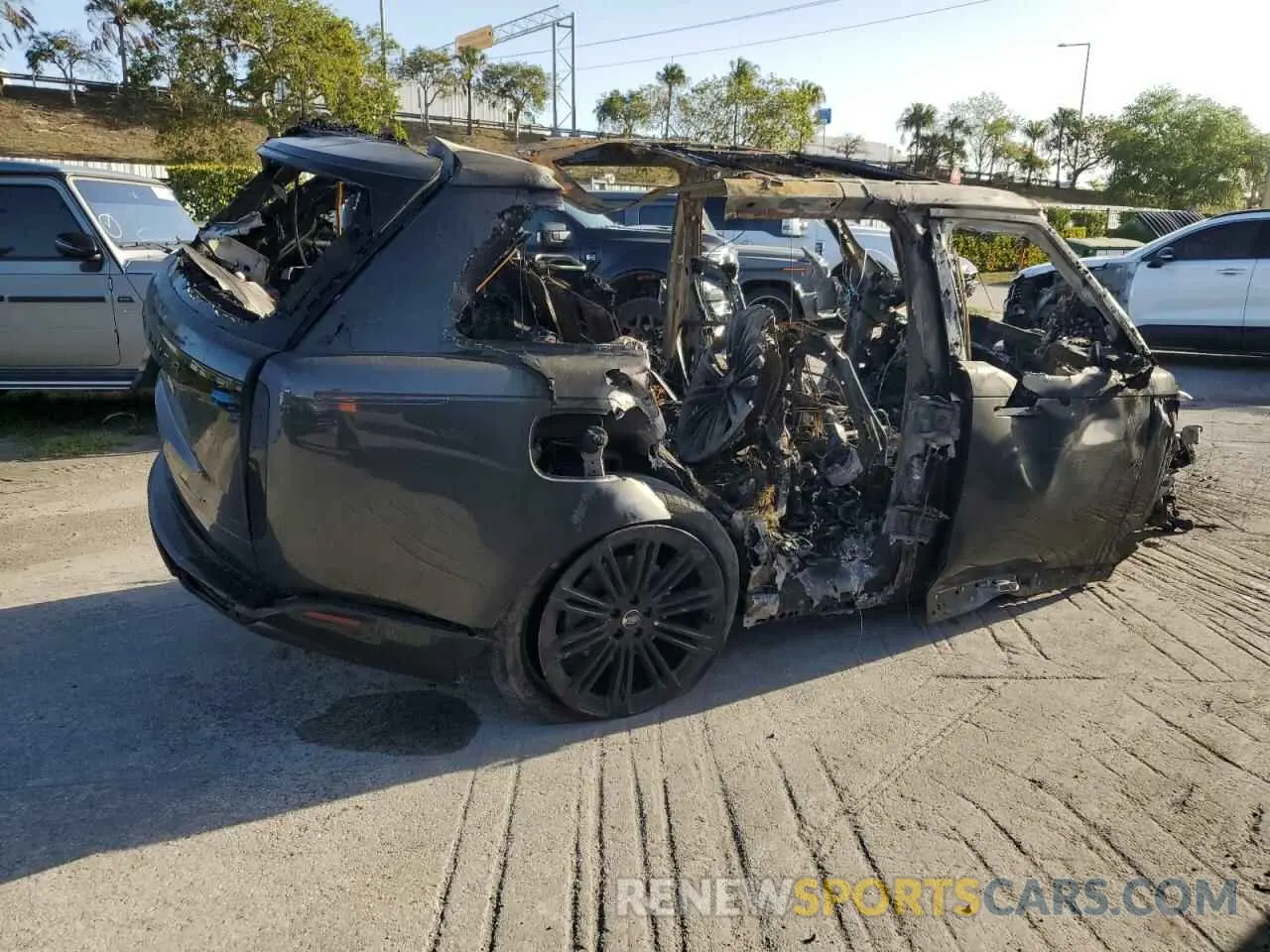 3 Photograph of a damaged car SALKP9FU5SA271631 LAND ROVER RANGEROVER 2025
