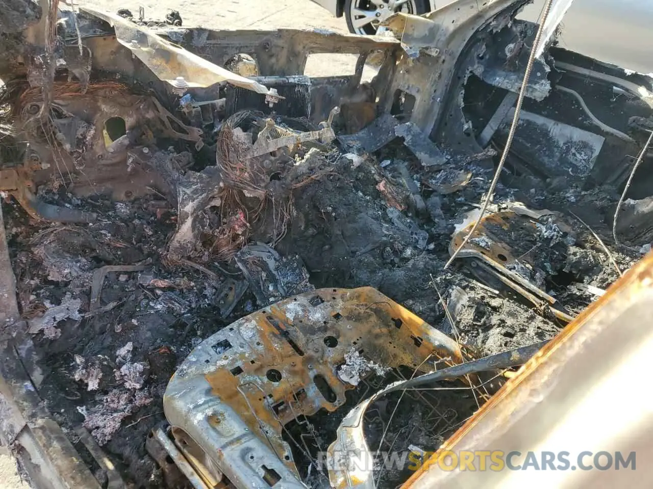 8 Photograph of a damaged car SALKP9FU5SA271631 LAND ROVER RANGEROVER 2025
