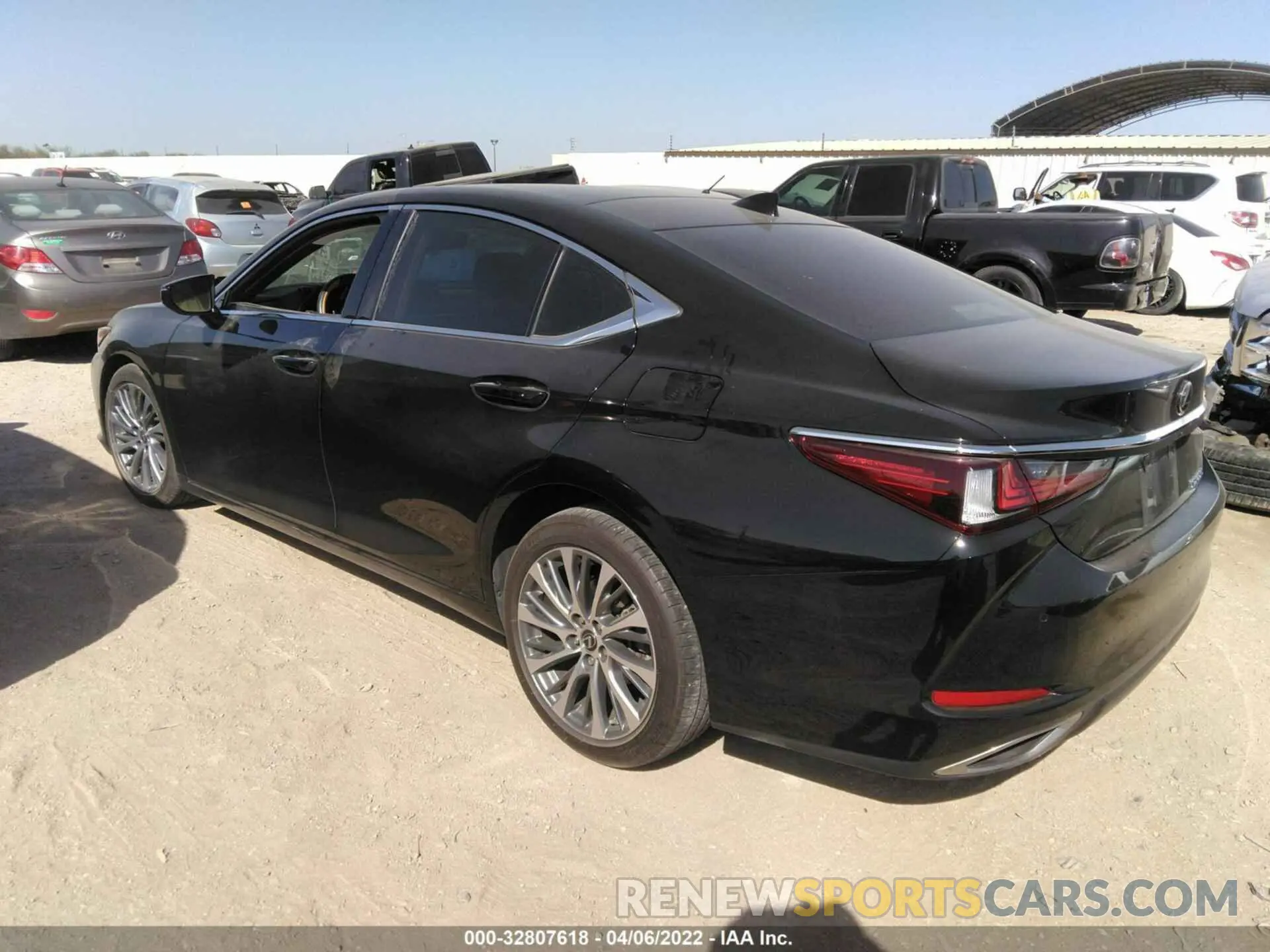 3 Фотография поврежденного автомобиля 58ABZ1B12KU022110 LEXUS ES 2019
