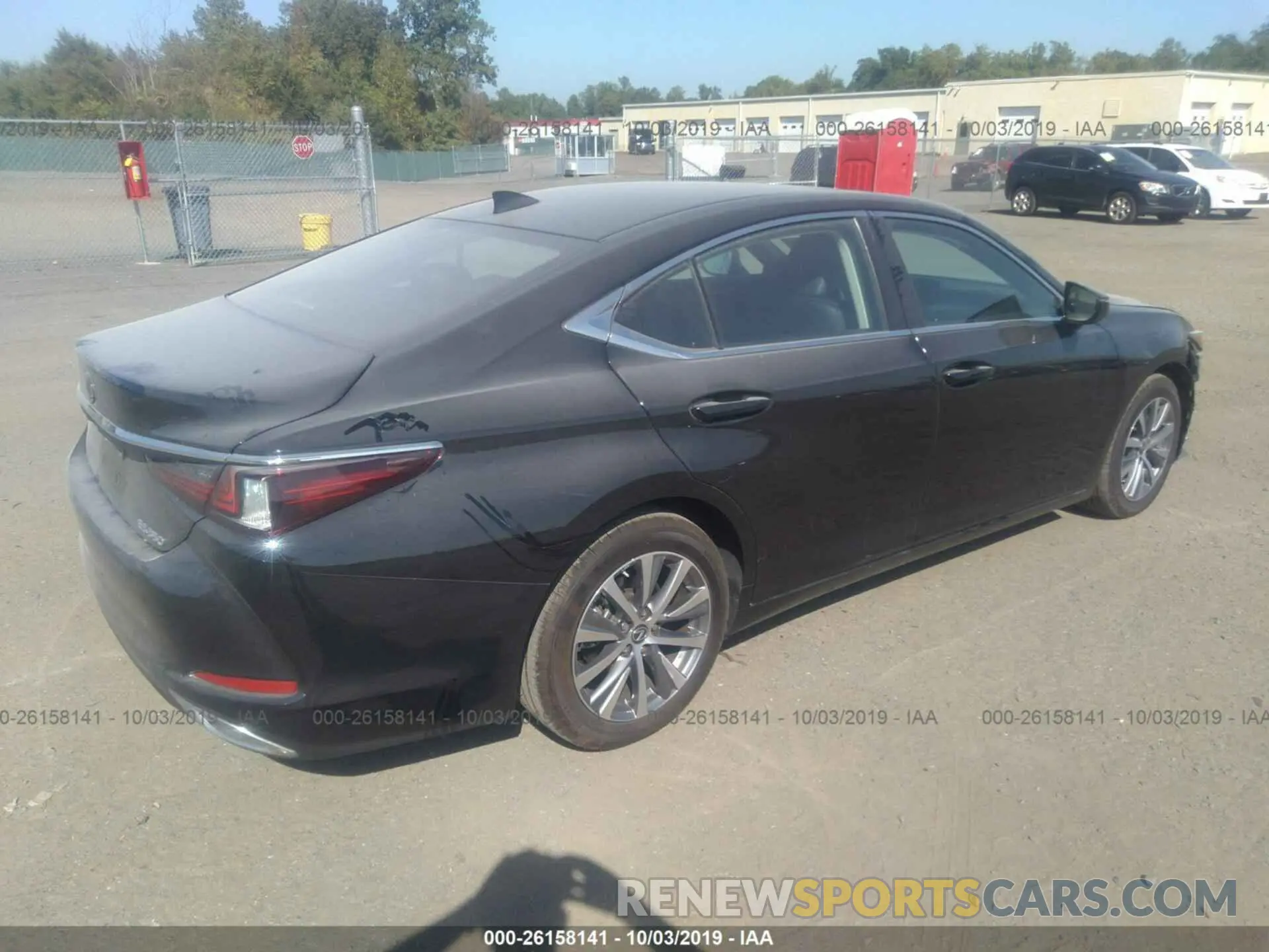 4 Photograph of a damaged car 58ABZ1B14KU030600 LEXUS ES 2019