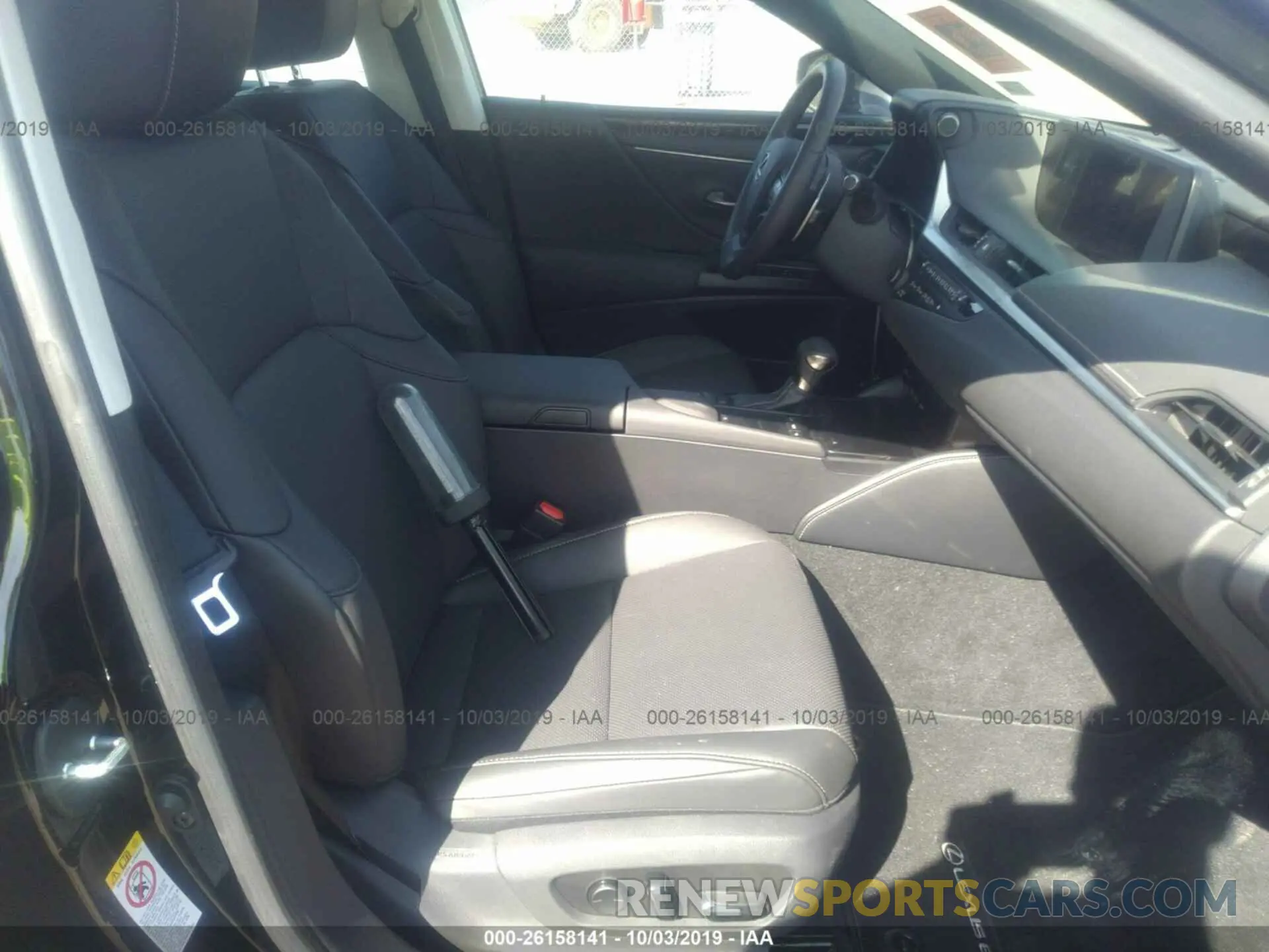 5 Photograph of a damaged car 58ABZ1B14KU030600 LEXUS ES 2019