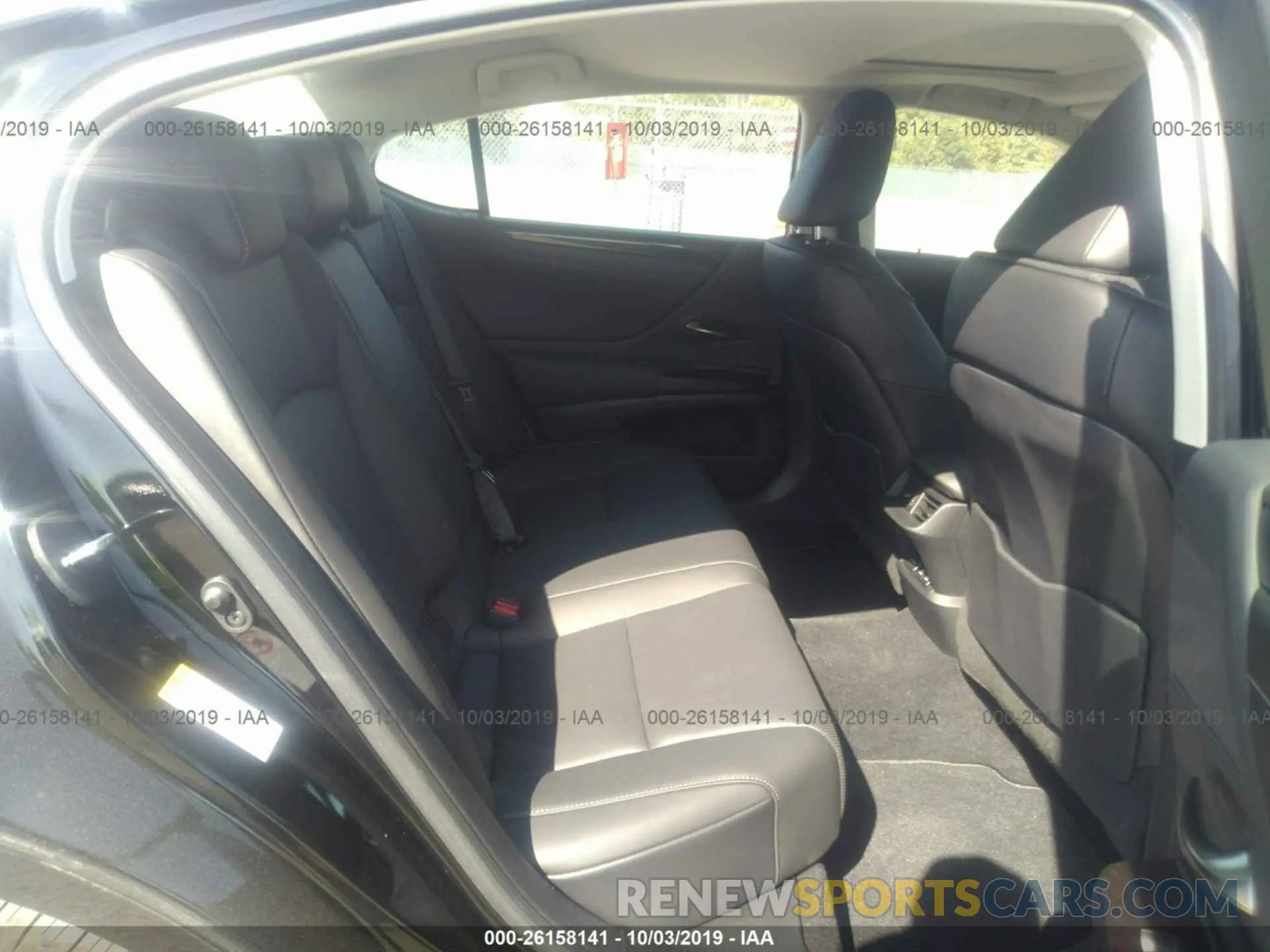 8 Photograph of a damaged car 58ABZ1B14KU030600 LEXUS ES 2019