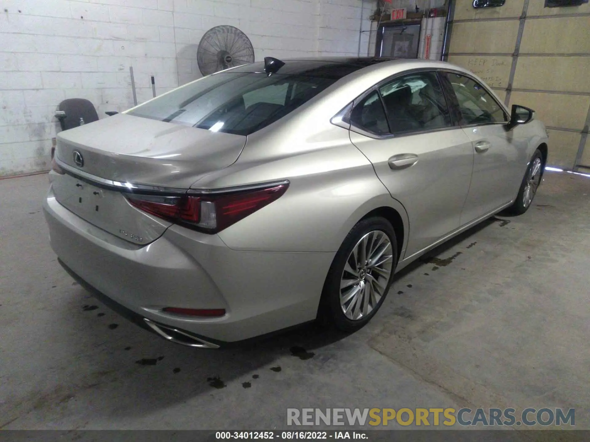 4 Фотография поврежденного автомобиля 58ABZ1B18KU011693 LEXUS ES 2019