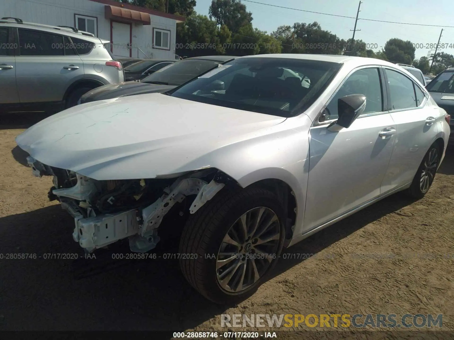 2 Photograph of a damaged car 58ABZ1B19KU015588 LEXUS ES 2019
