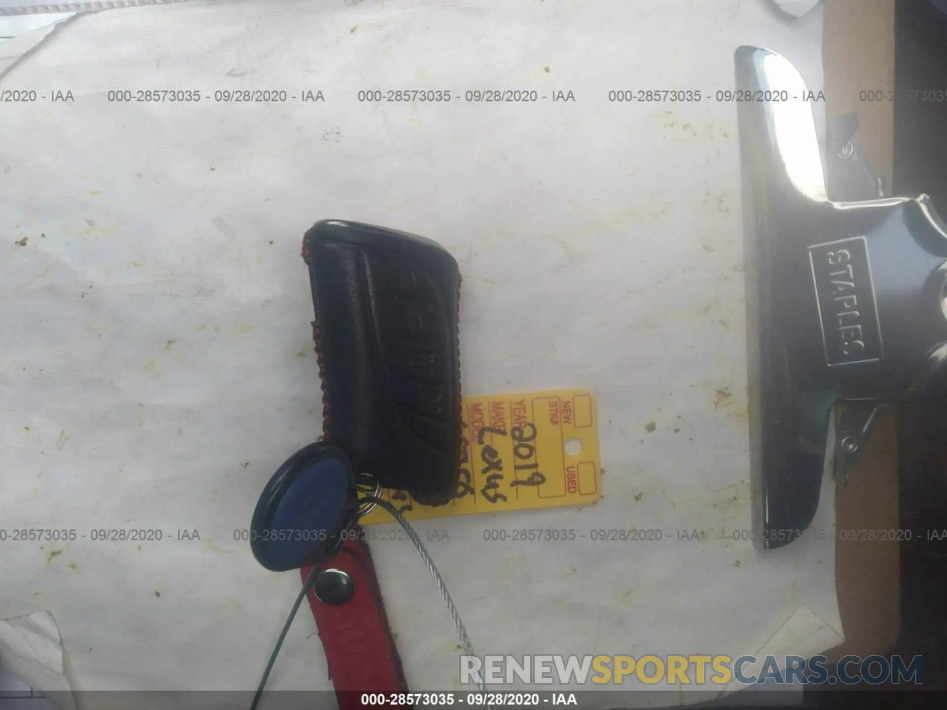 11 Photograph of a damaged car 58ABZ1B19KU039504 LEXUS ES 2019