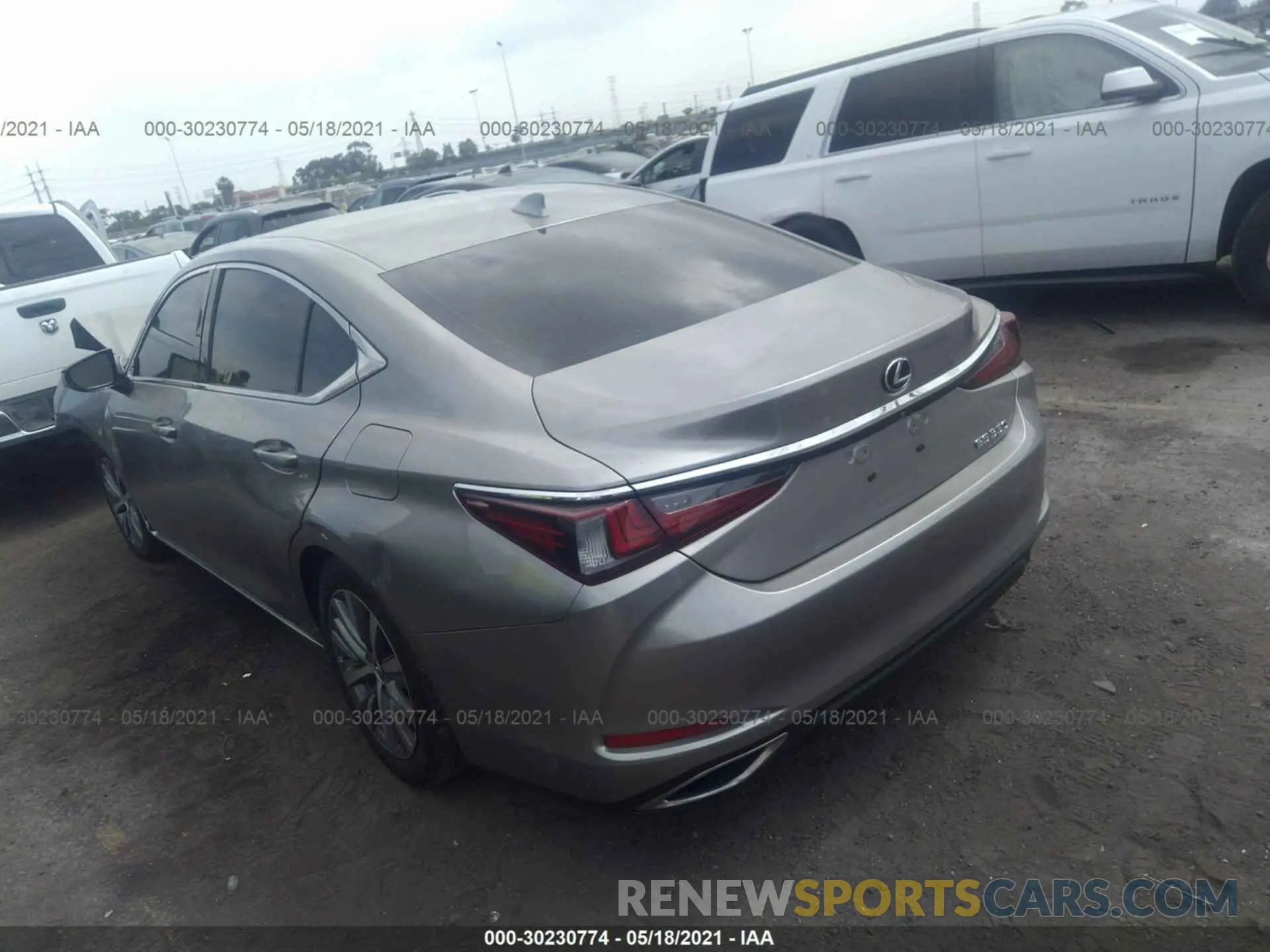 3 Photograph of a damaged car 58ABZ1B19KU044380 LEXUS ES 2019