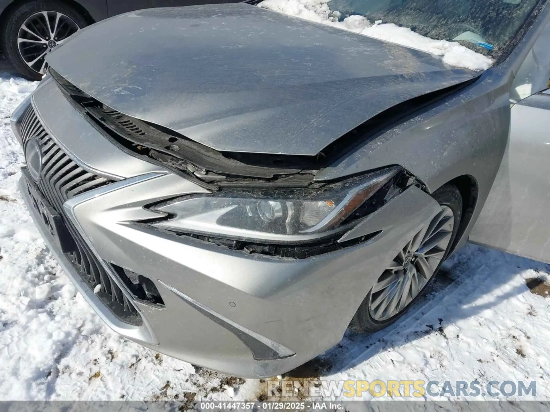 17 Фотография поврежденного автомобиля JTHB21B14K2006405 LEXUS ES 2019