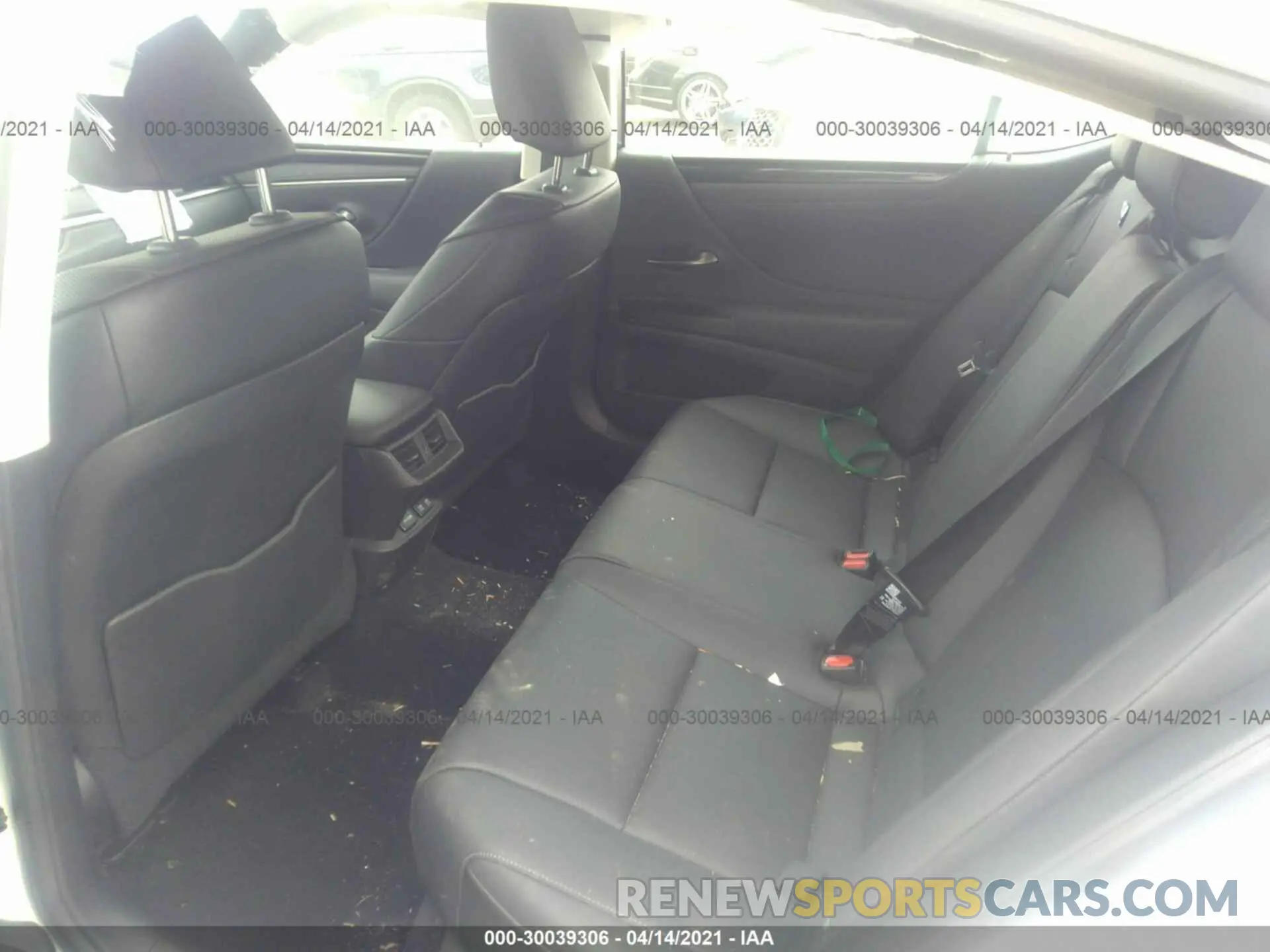 8 Photograph of a damaged car 58ACZ1B1XLU055183 LEXUS ES 2020