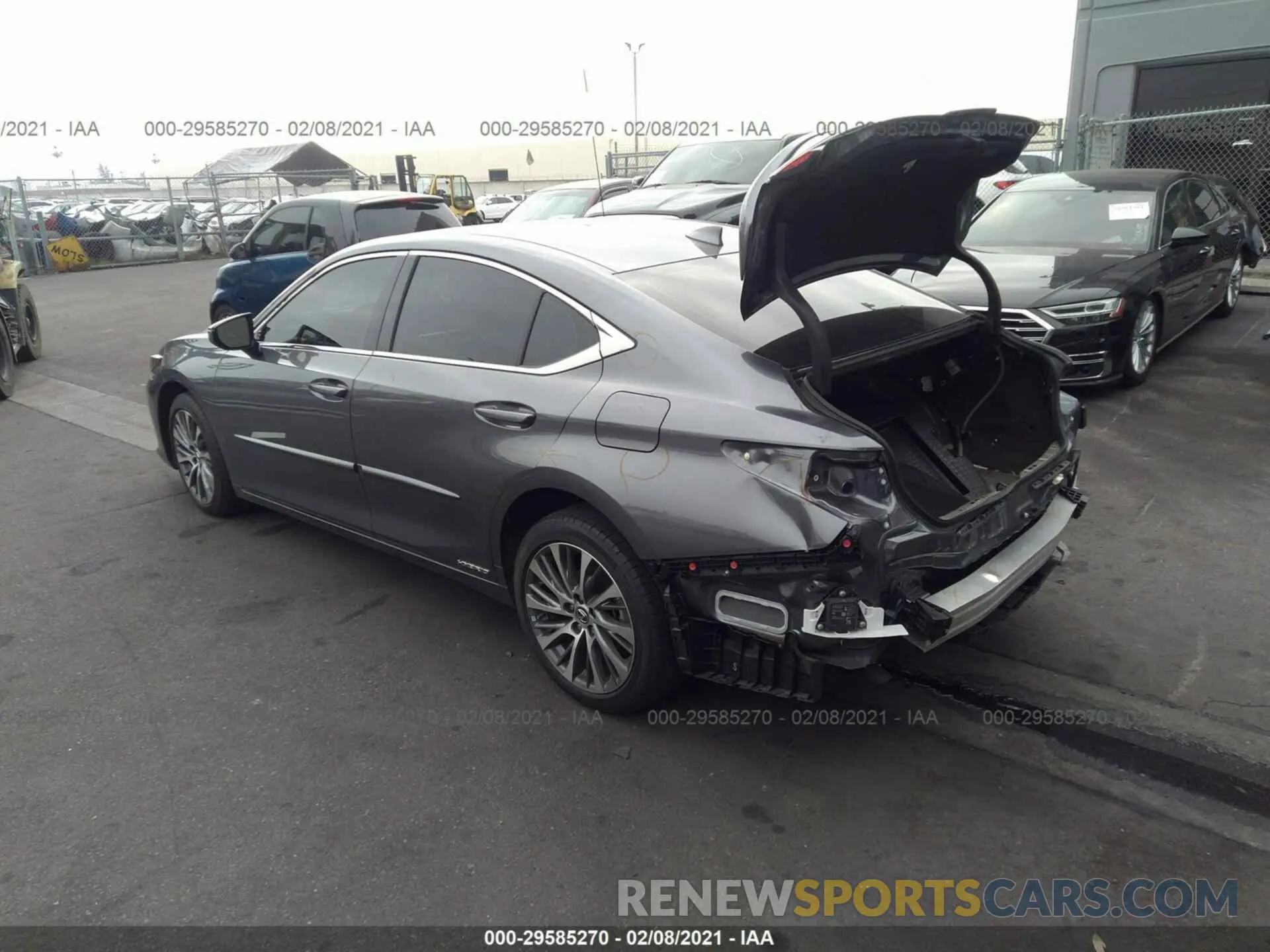 3 Photograph of a damaged car 58AD21B11LU010366 LEXUS ES 2020