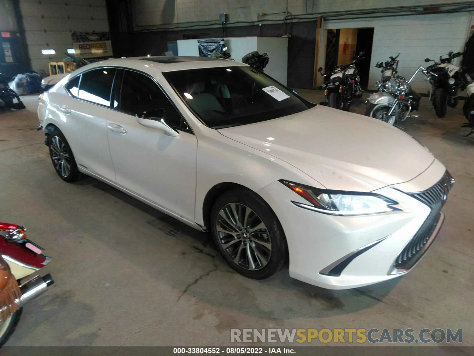 1 Photograph of a damaged car 58AD21B11LU011498 LEXUS ES 2020