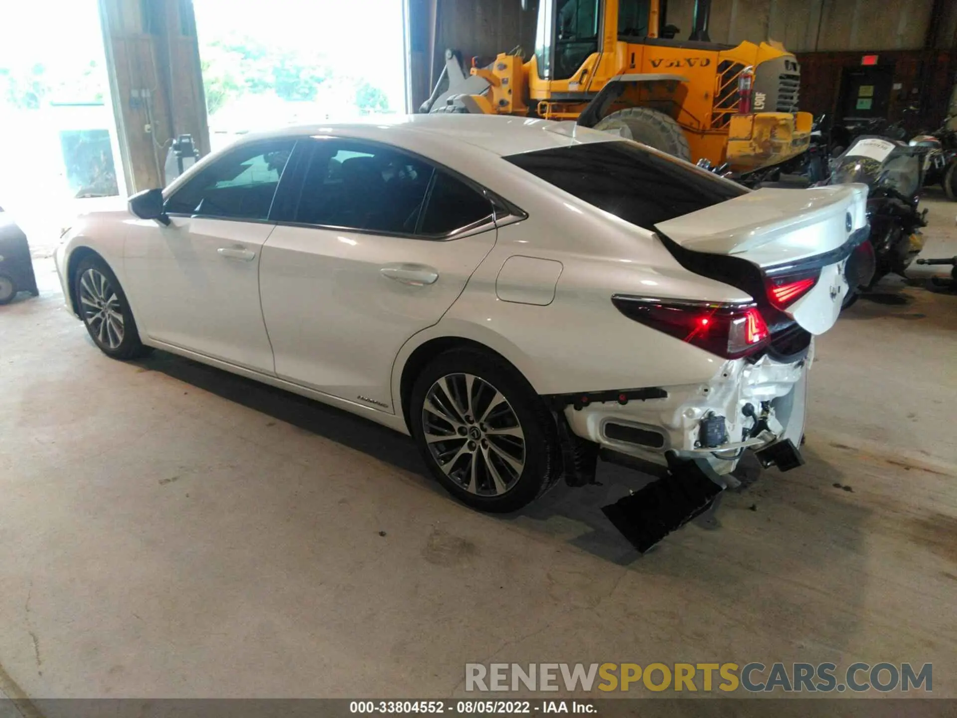 3 Photograph of a damaged car 58AD21B11LU011498 LEXUS ES 2020