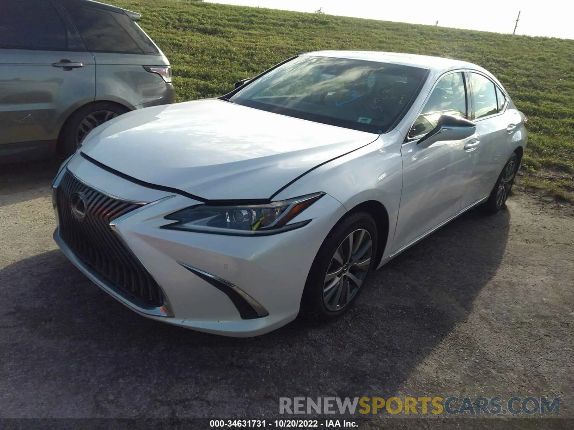 2 Фотография поврежденного автомобиля 58ADZ1B10LU066858 LEXUS ES 2020