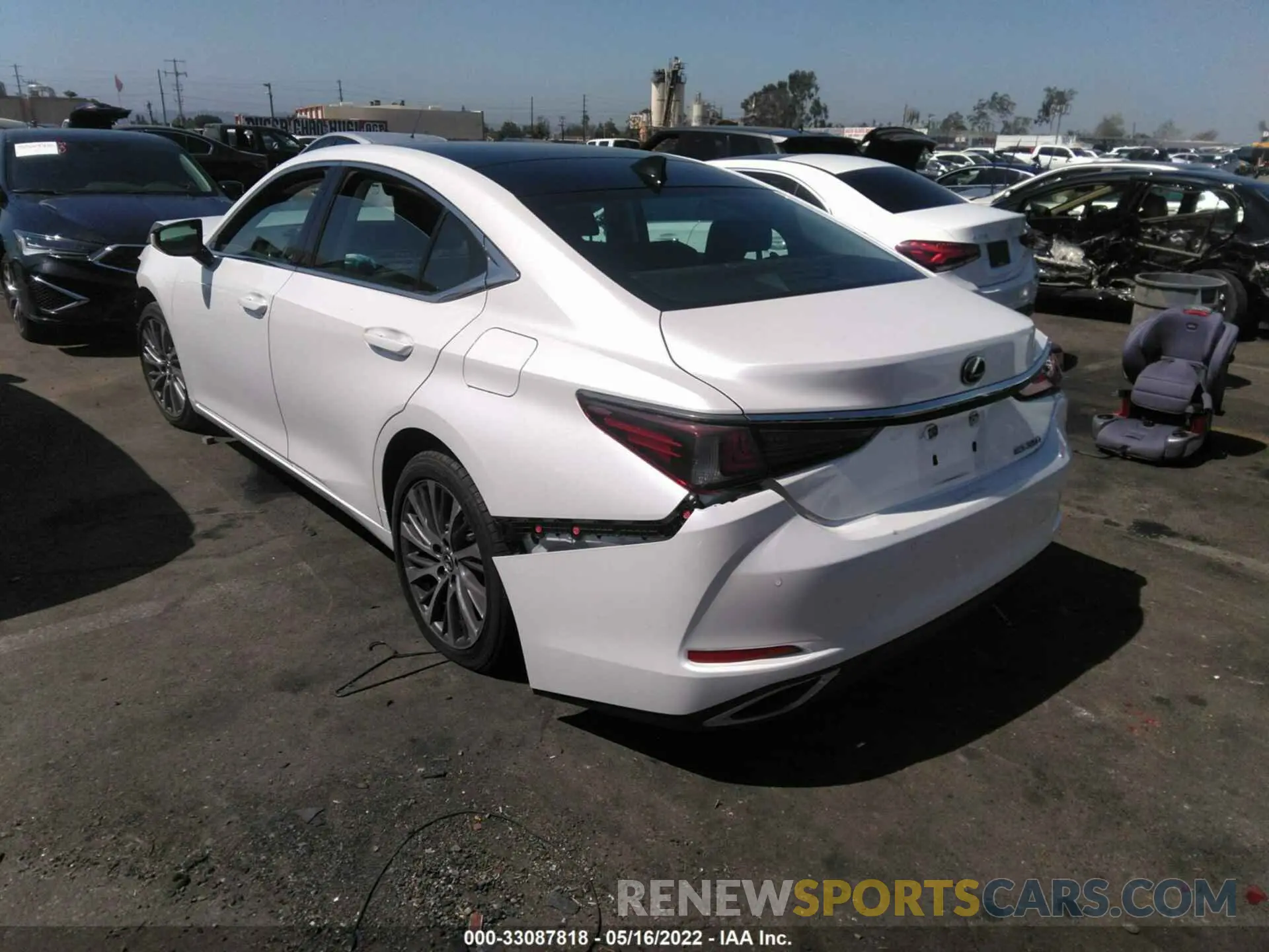 3 Фотография поврежденного автомобиля 58ADZ1B13LU060018 LEXUS ES 2020