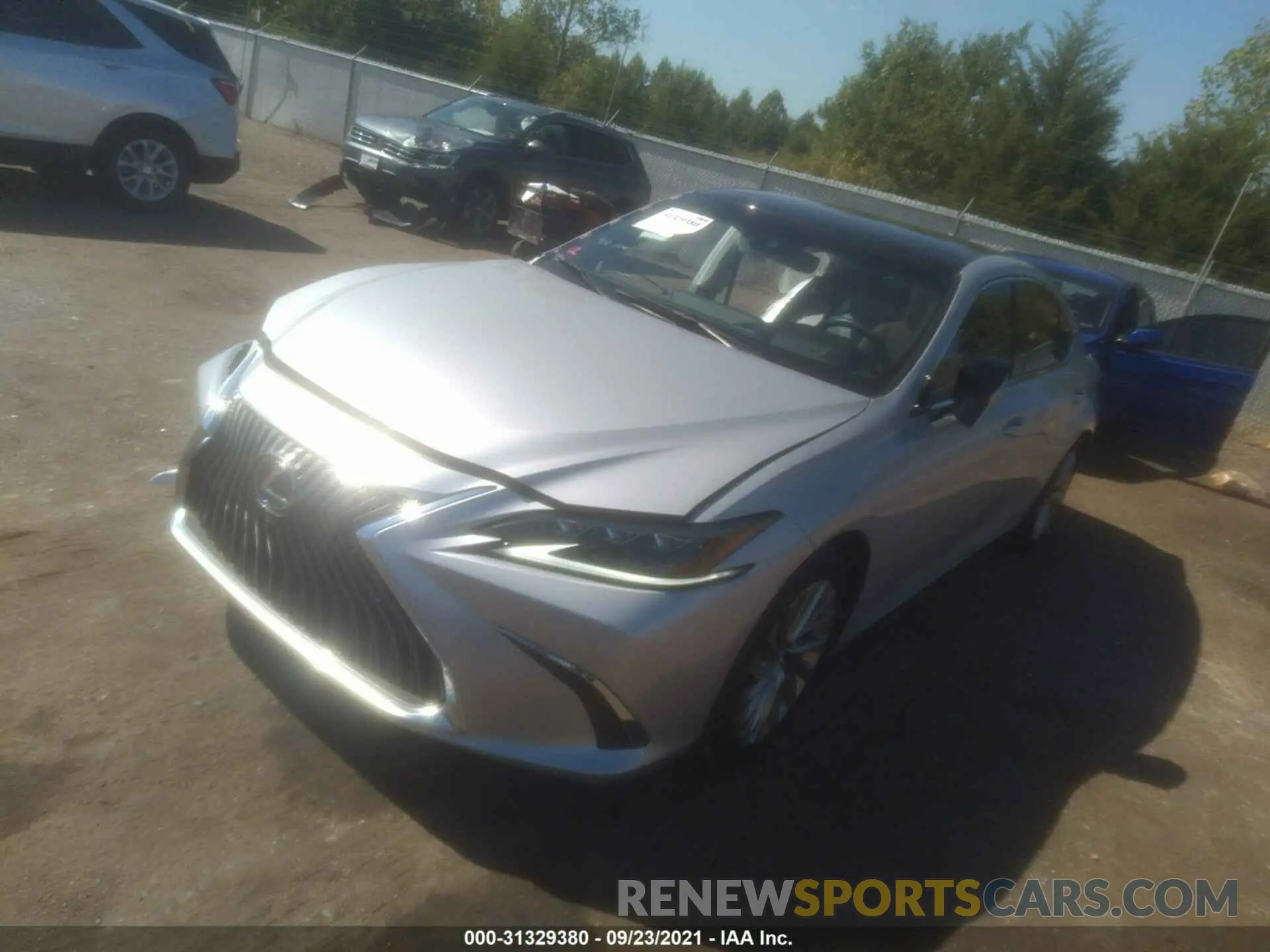 2 Фотография поврежденного автомобиля 58AFZ1B12LU074369 LEXUS ES 2020