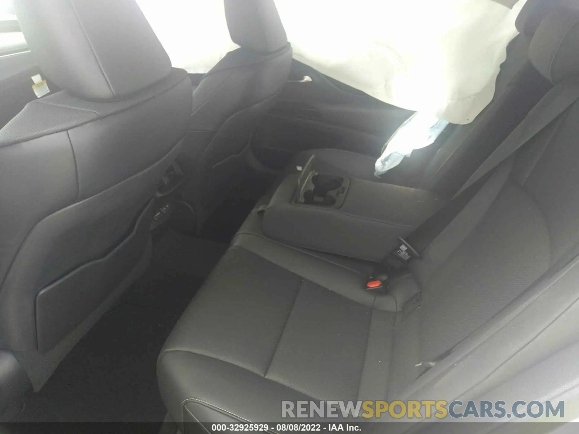 8 Фотография поврежденного автомобиля 58ADZ1B19NU116627 LEXUS ES 2022