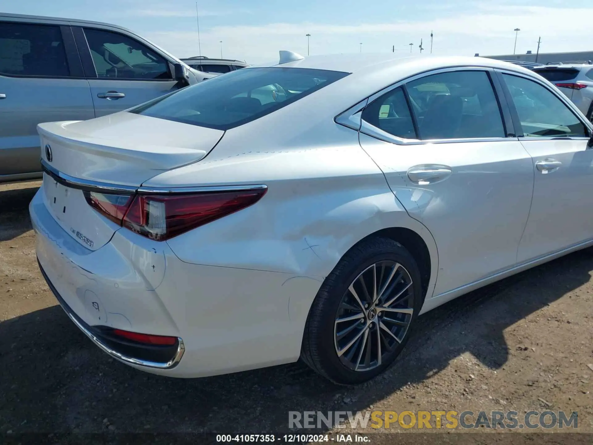 17 Фотография поврежденного автомобиля 58AD11D1XPU010775 LEXUS ES 2023