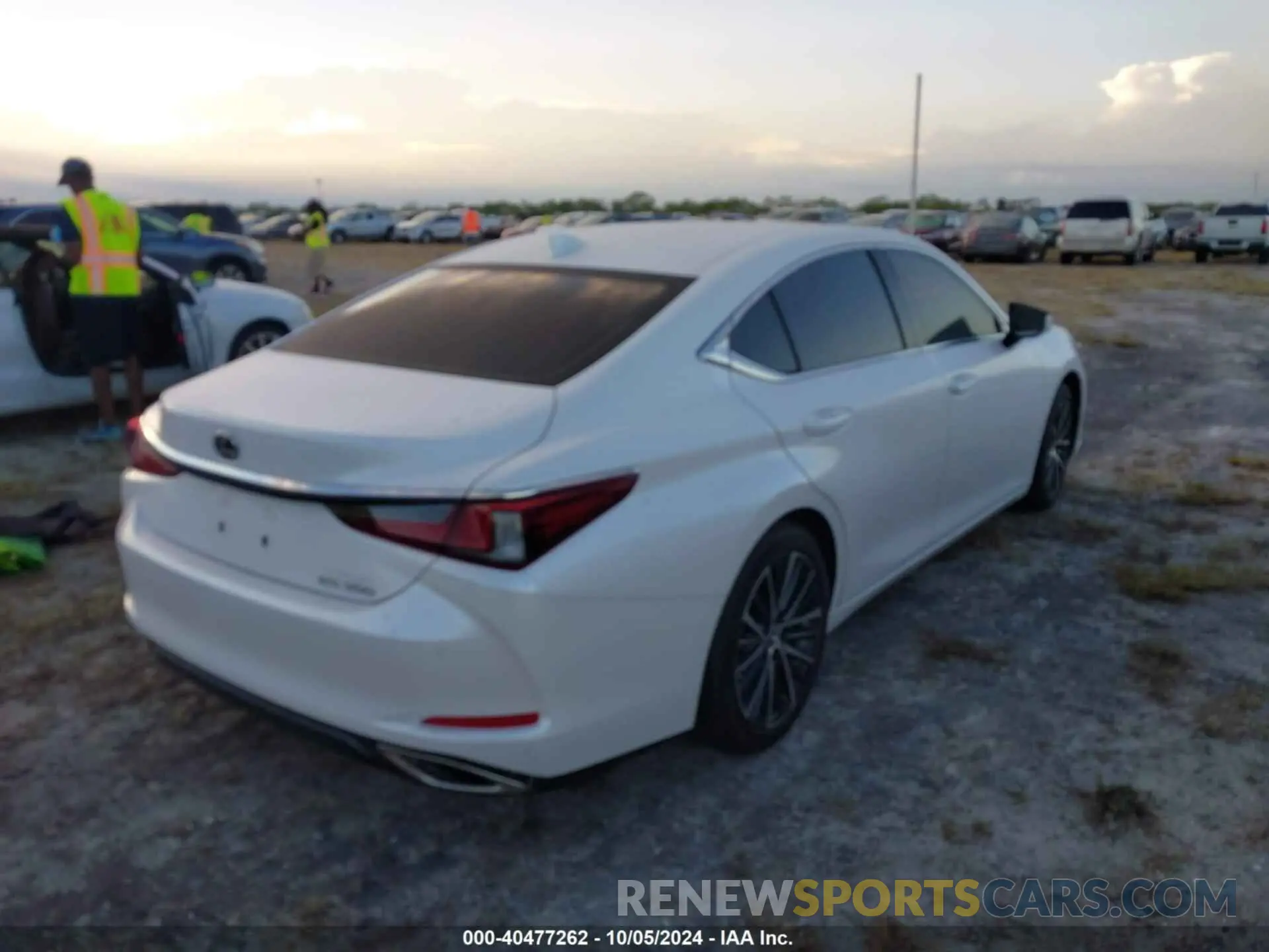 4 Фотография поврежденного автомобиля 58ADZ1B19RU173576 LEXUS ES 2024
