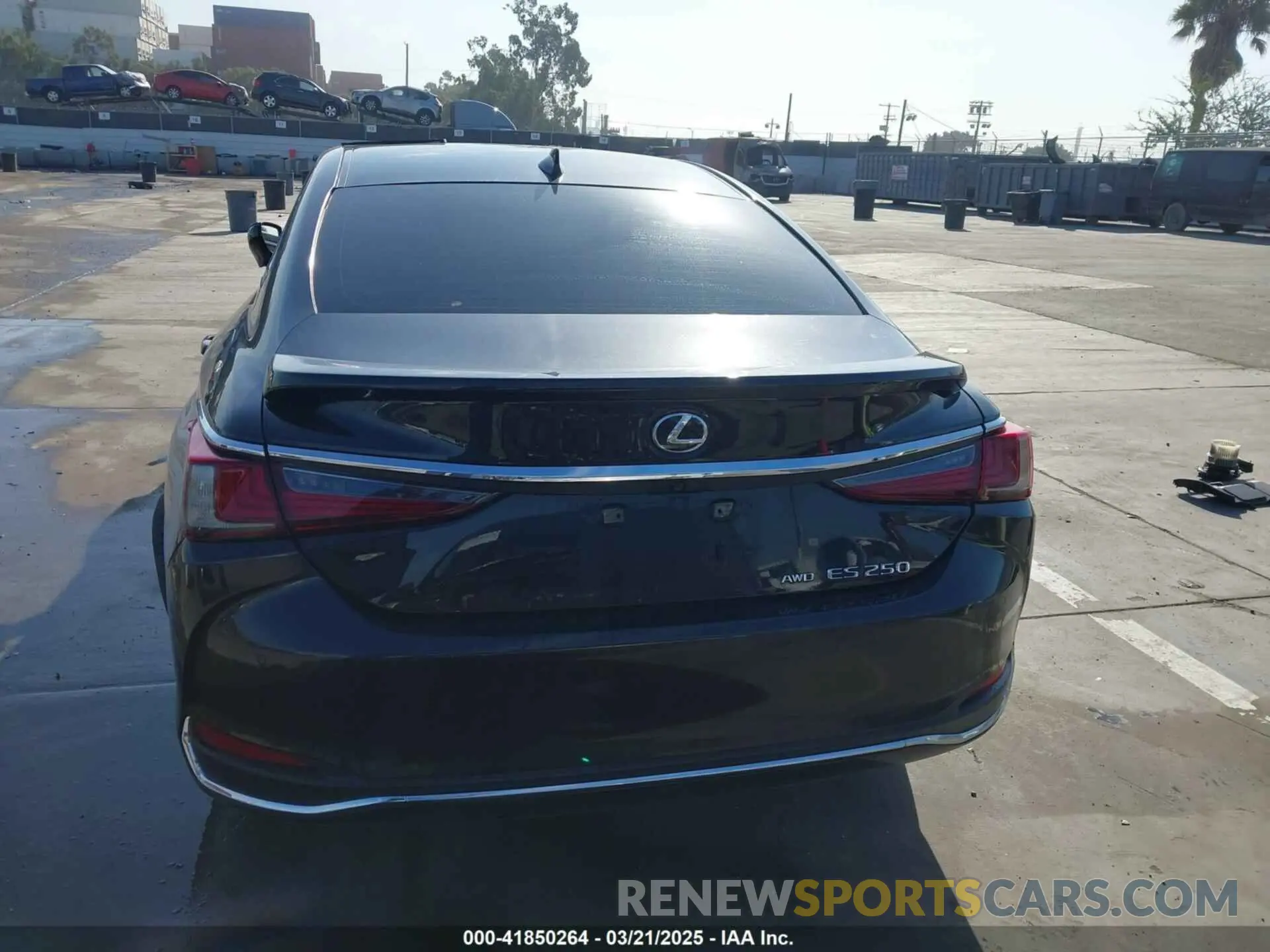 17 Photograph of a damaged car 58AD11D16MU002636 LEXUS ES 250 2021