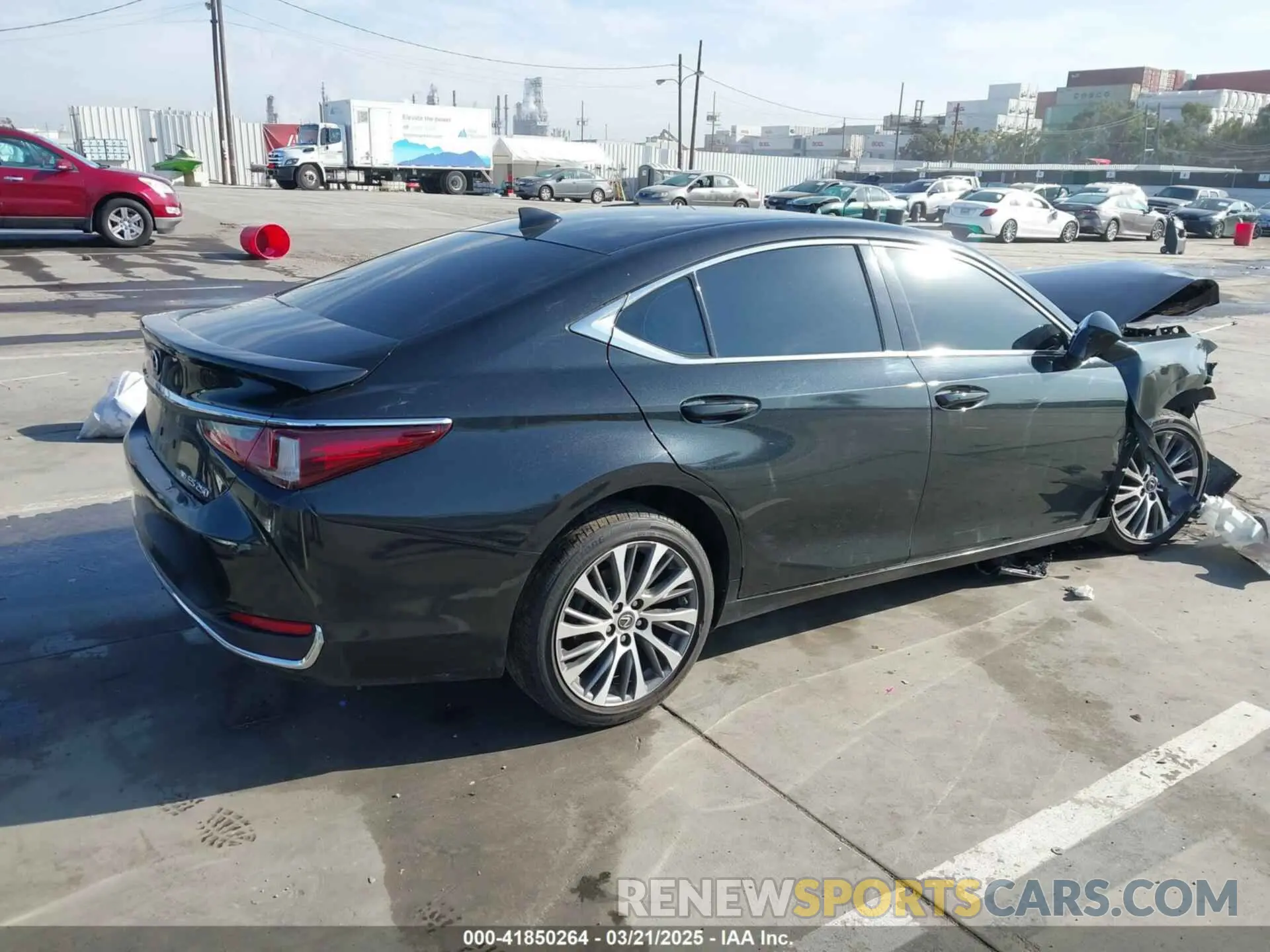 4 Photograph of a damaged car 58AD11D16MU002636 LEXUS ES 250 2021